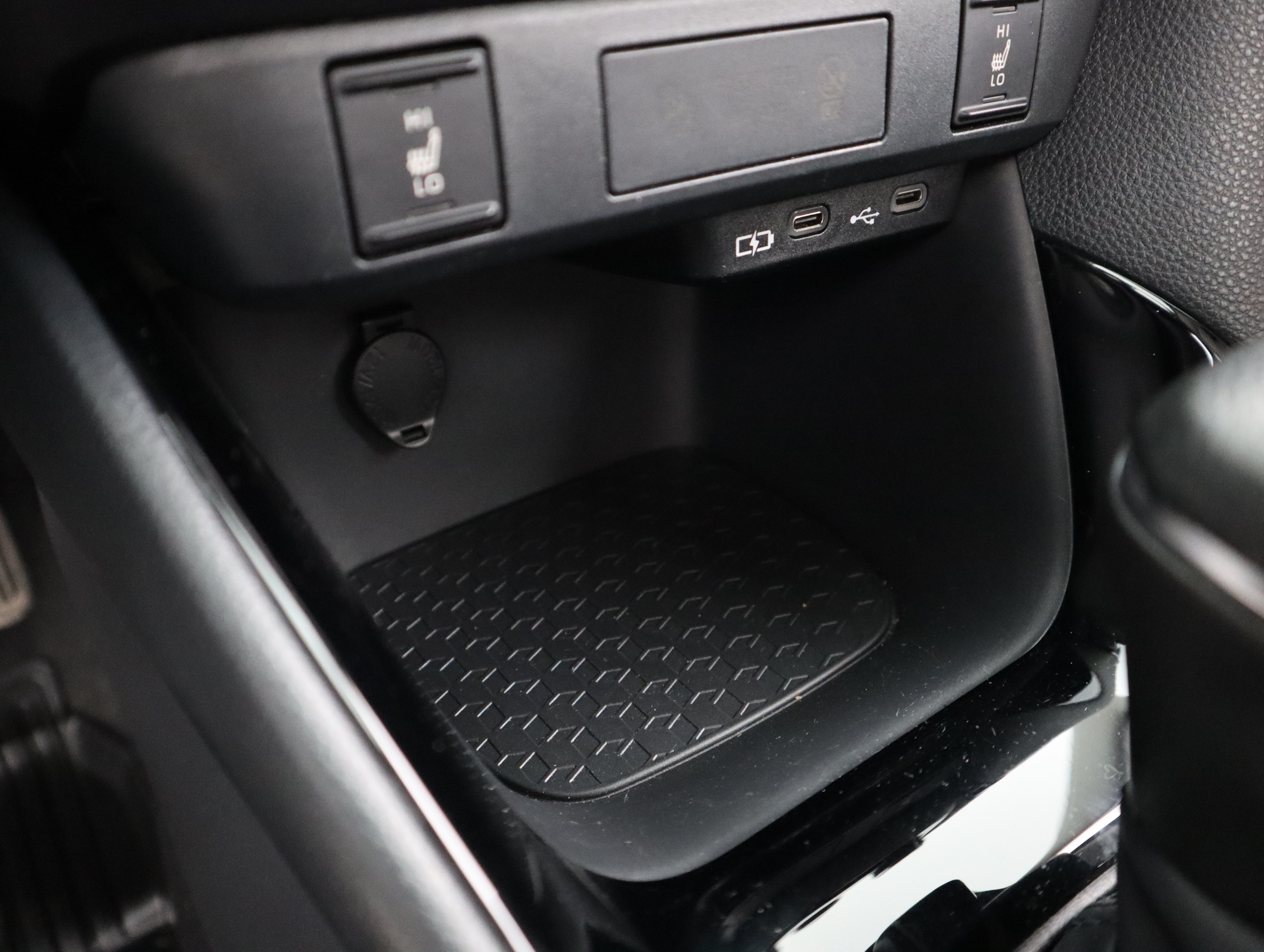 TOYOTA Yaris 2024