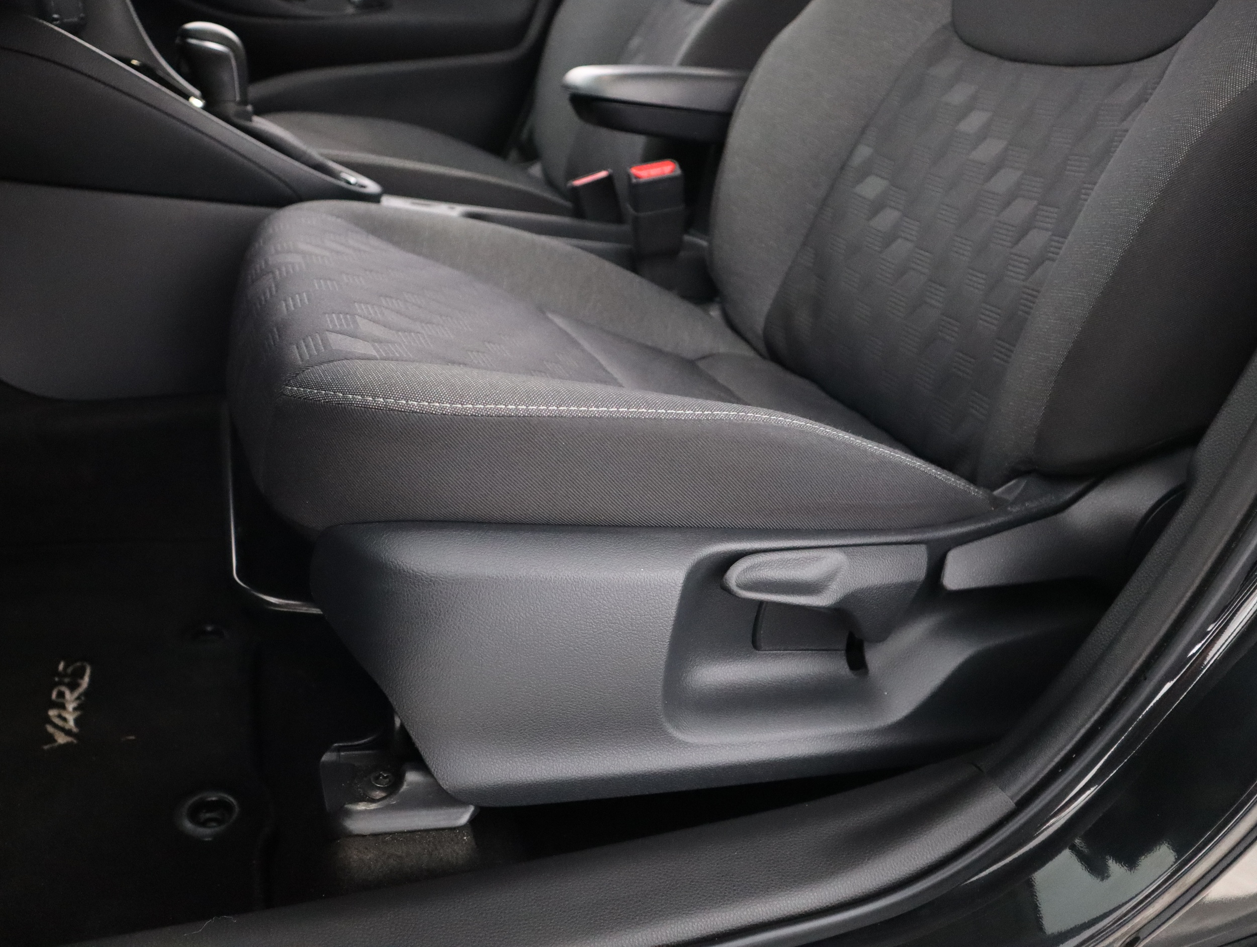 TOYOTA Yaris 2024
