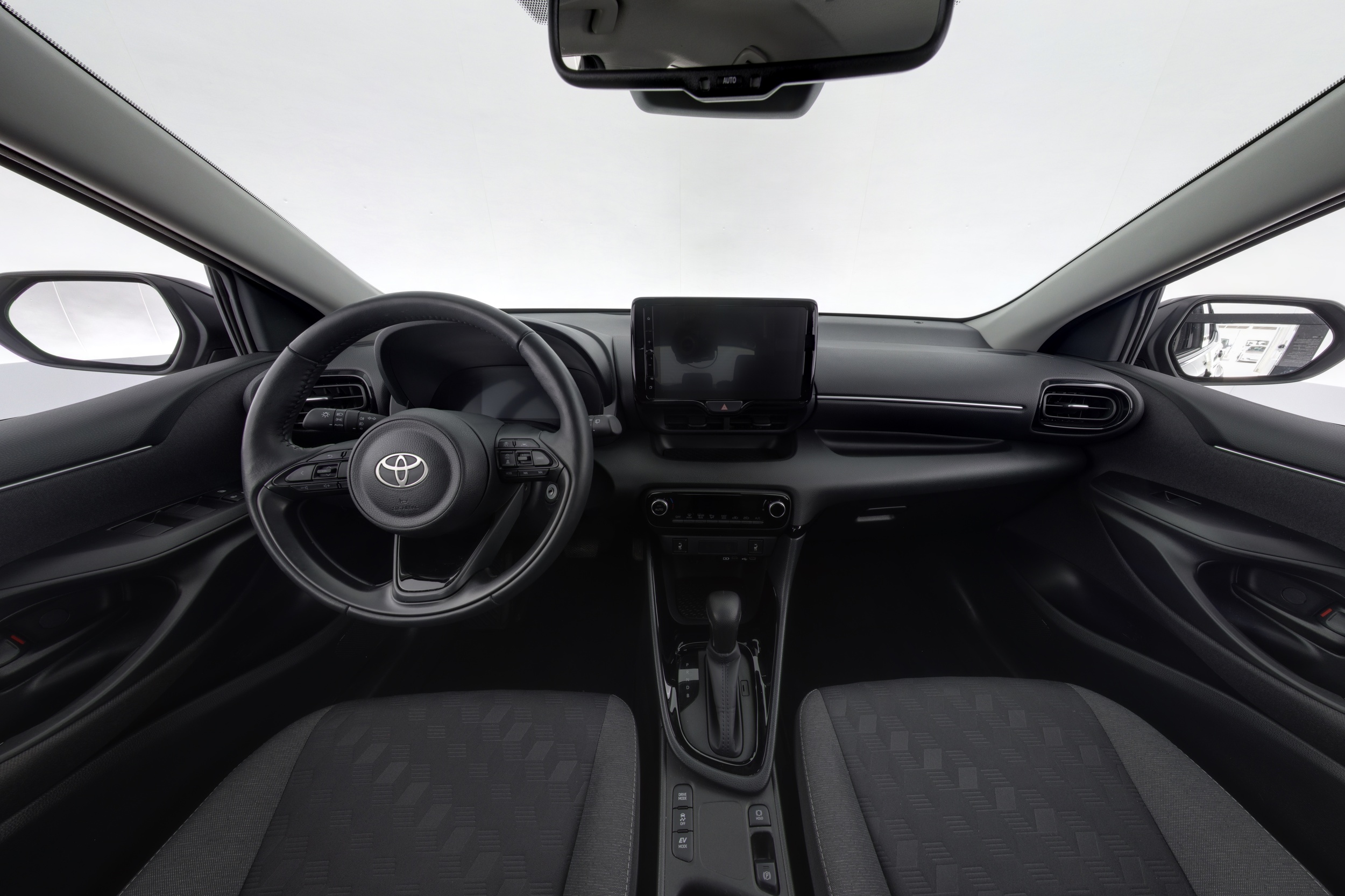 TOYOTA Yaris 2024