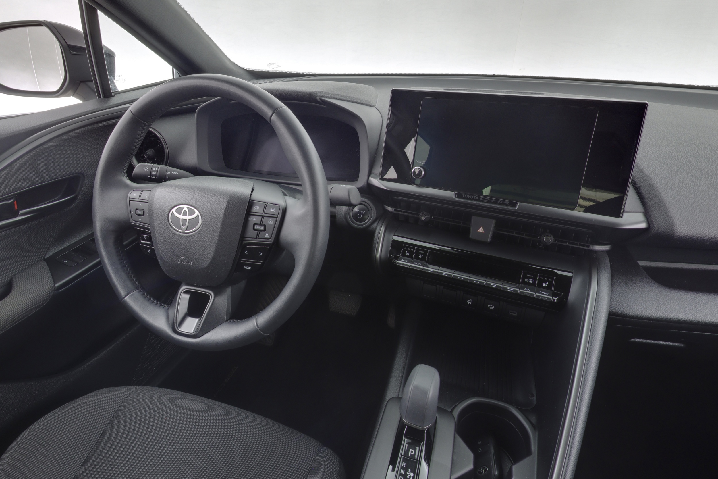 TOYOTA C-HR 2024