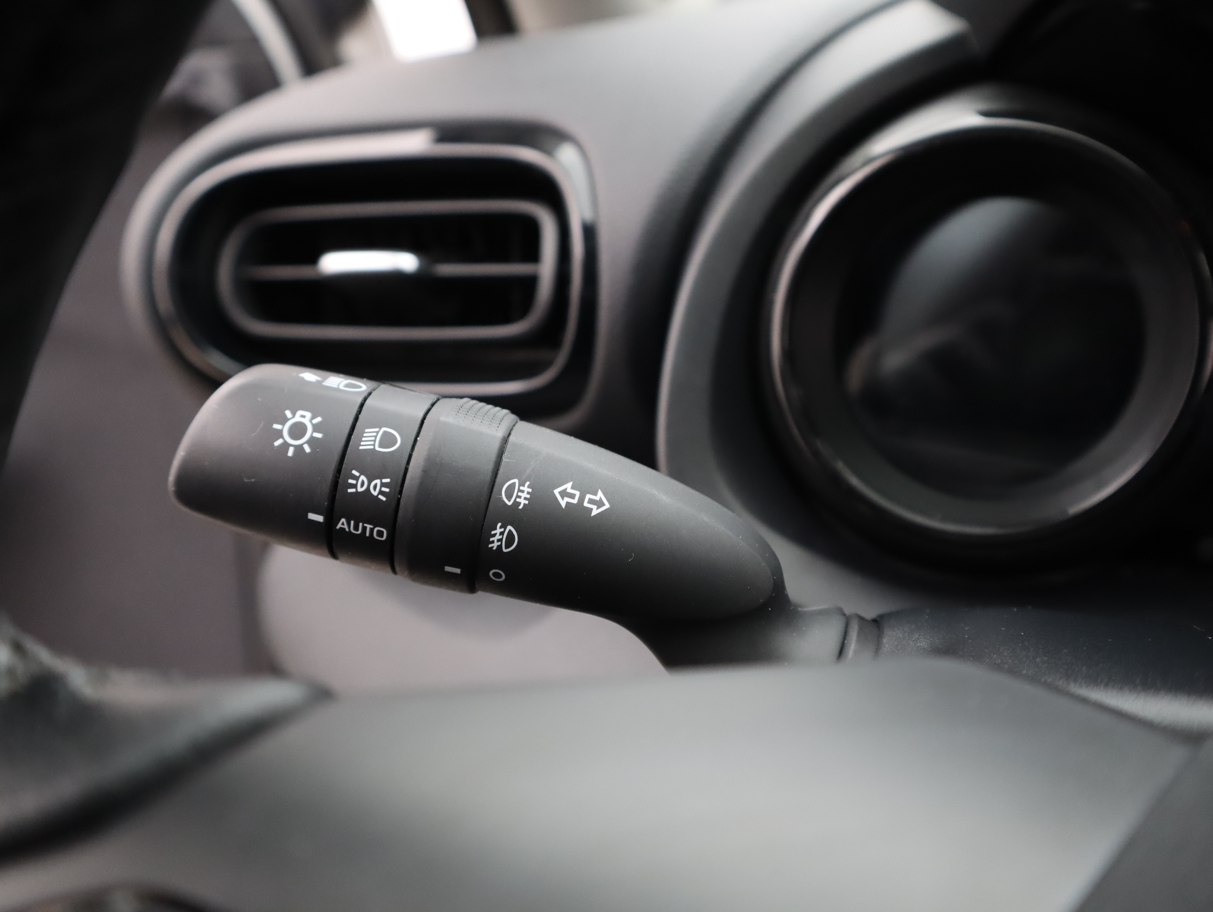 MAZDA Mazda2 Hybrid 2023