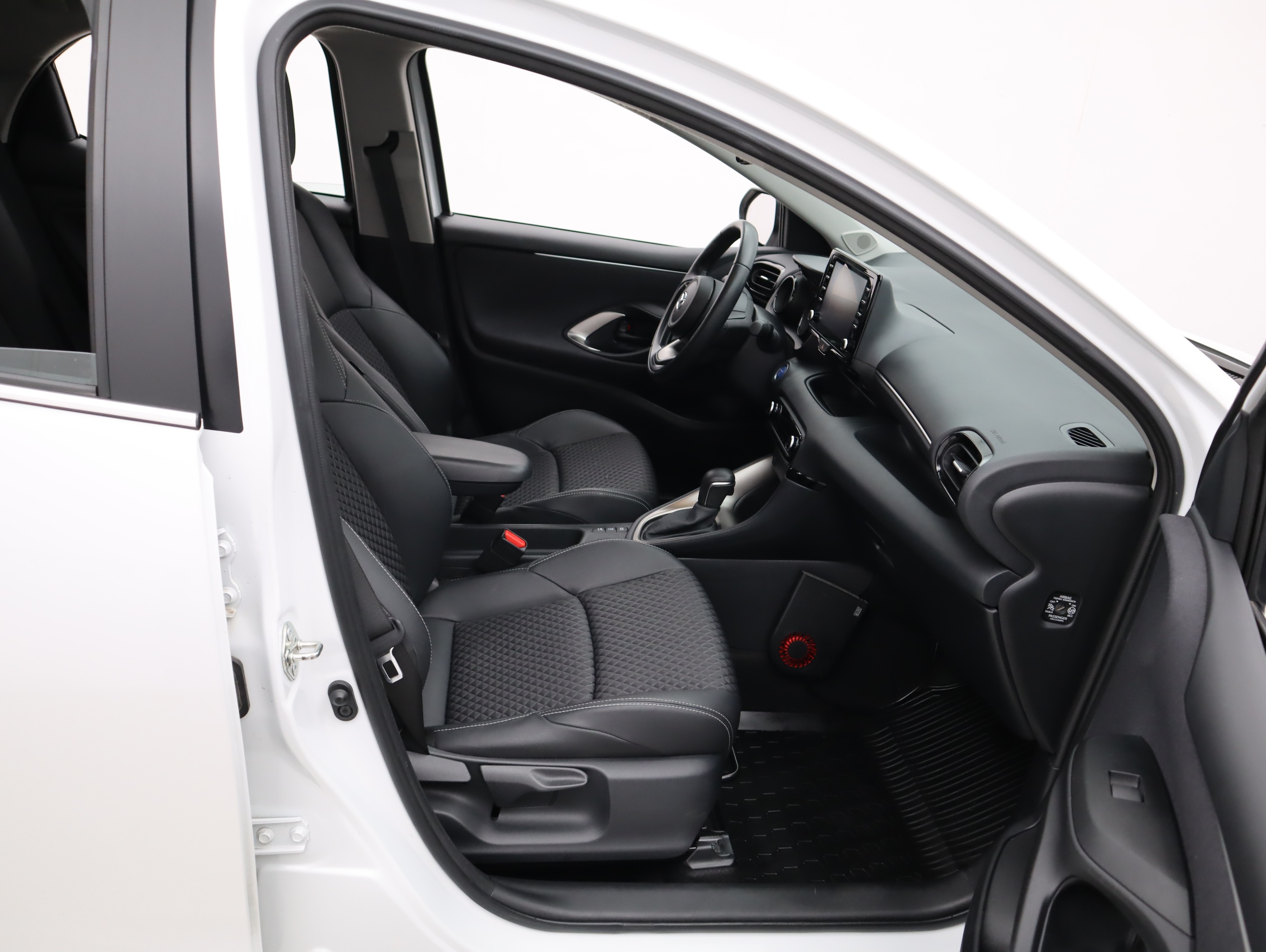 MAZDA Mazda2 Hybrid 2023