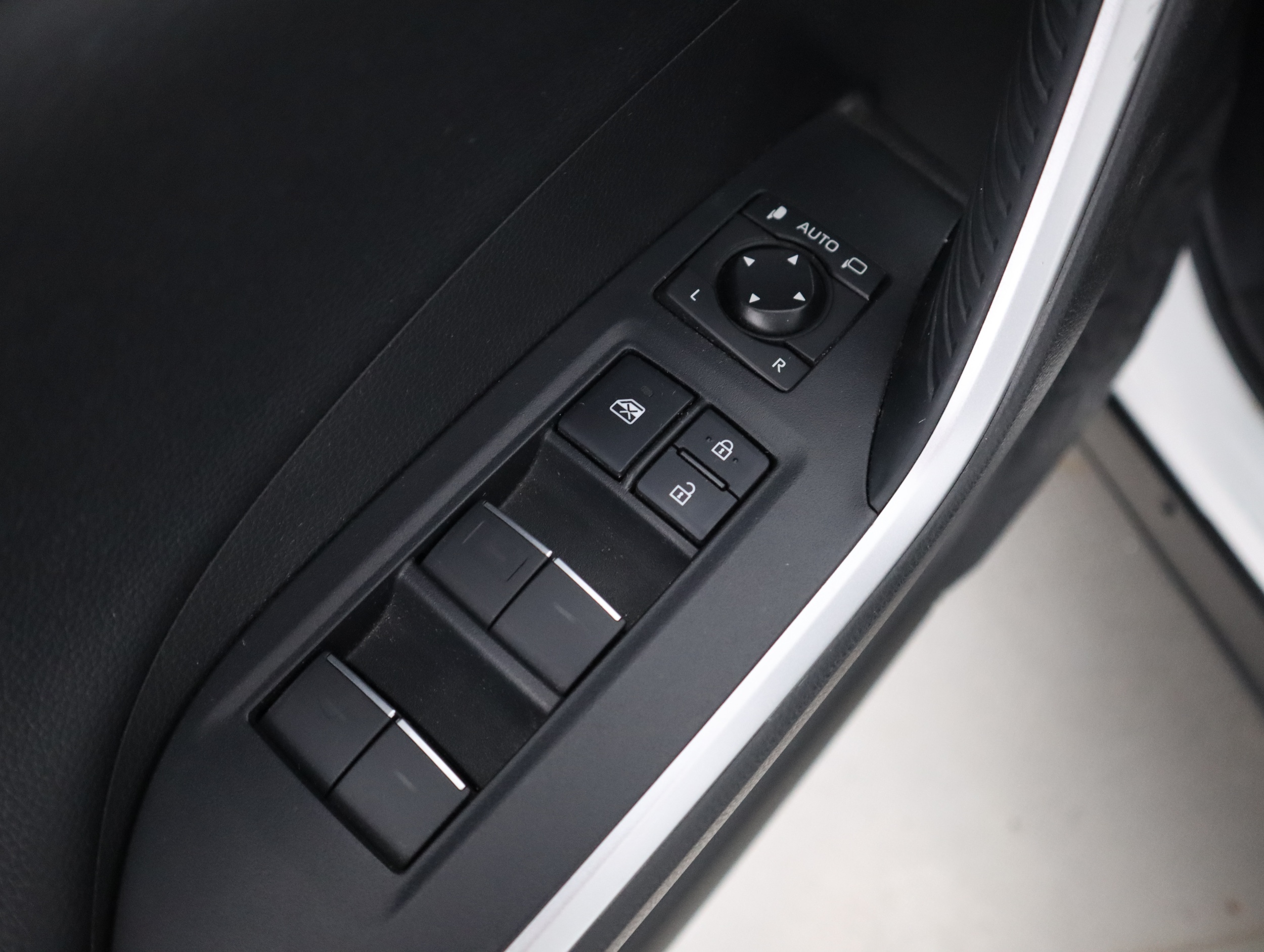 TOYOTA RAV4 Plug-in 2020