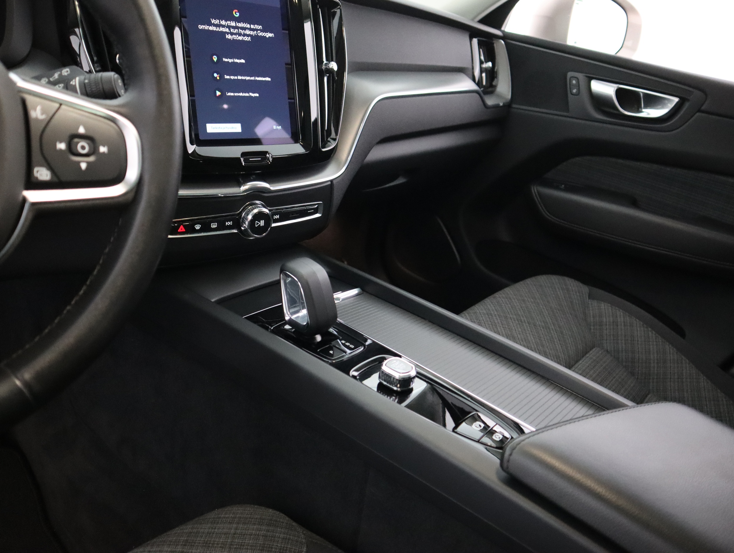 VOLVO XC60 29