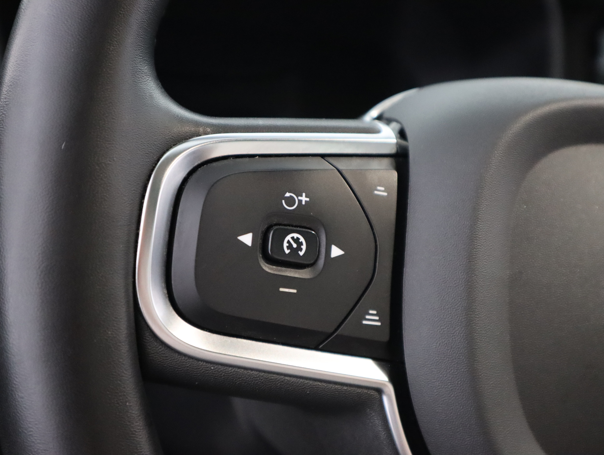 VOLVO XC60 31