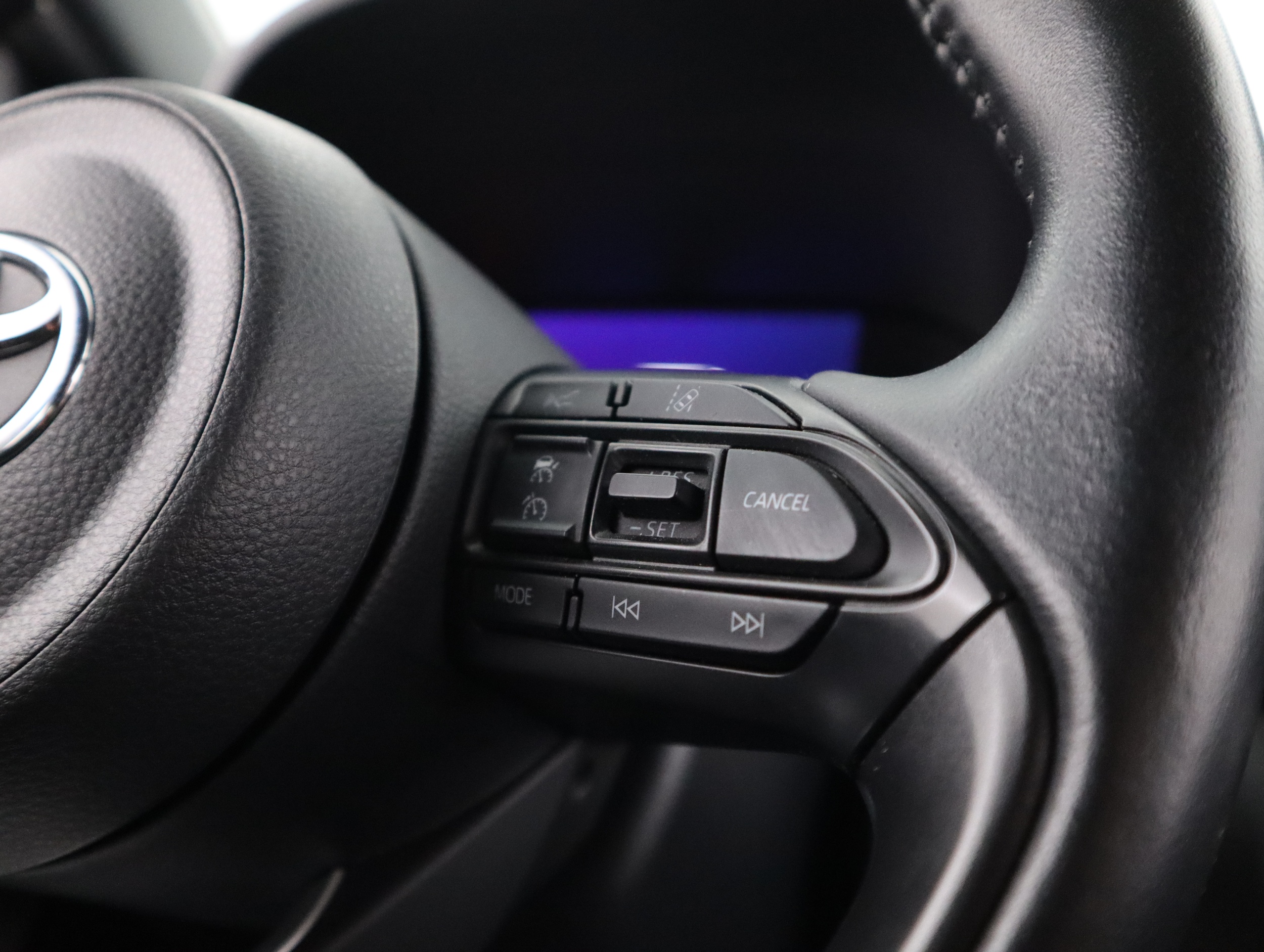TOYOTA Yaris Cross 2023