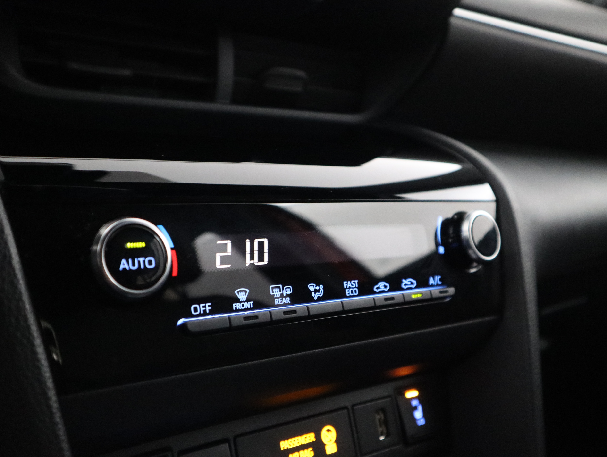 TOYOTA Yaris Cross 2023