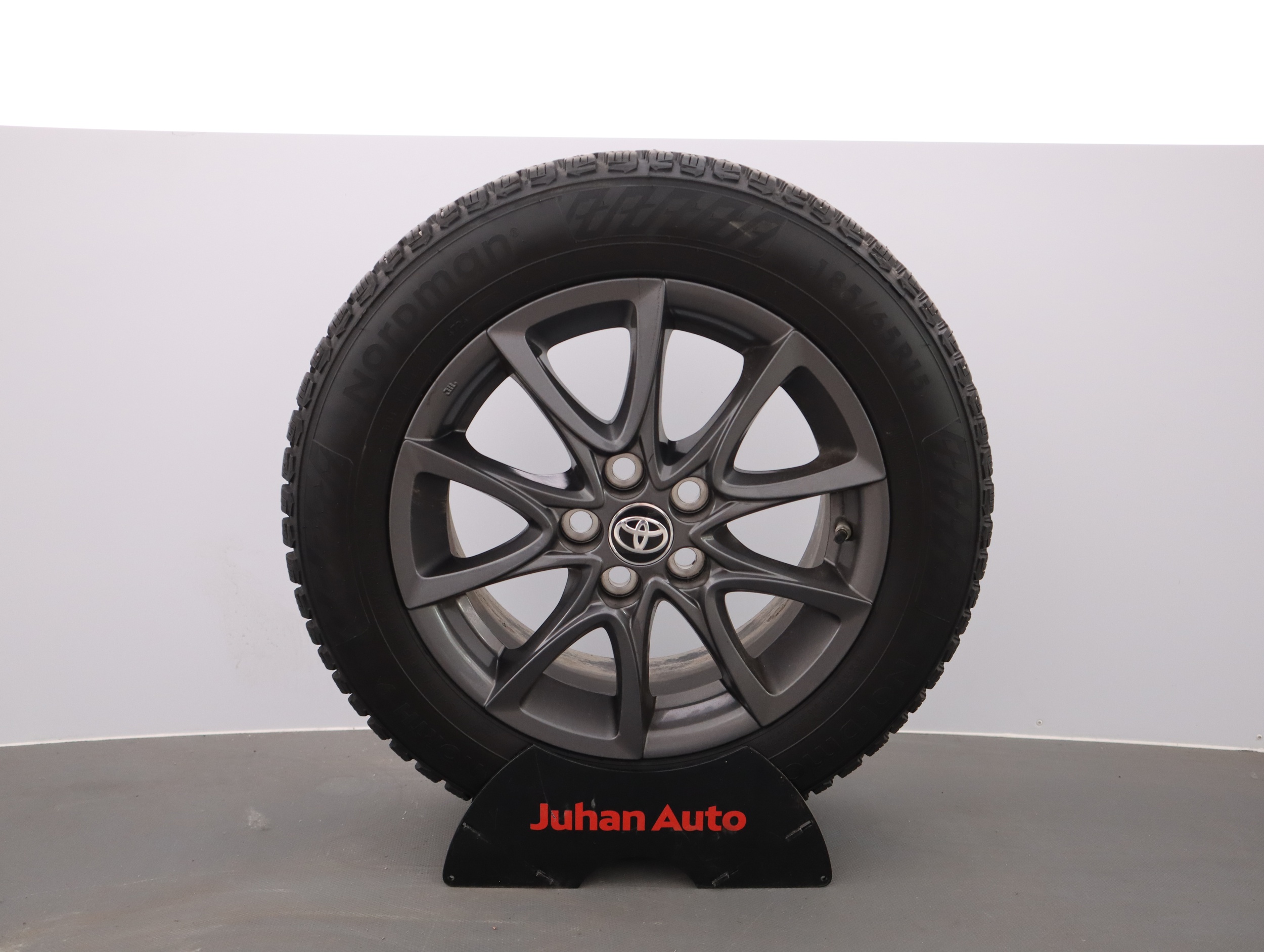 TOYOTA Yaris 2025