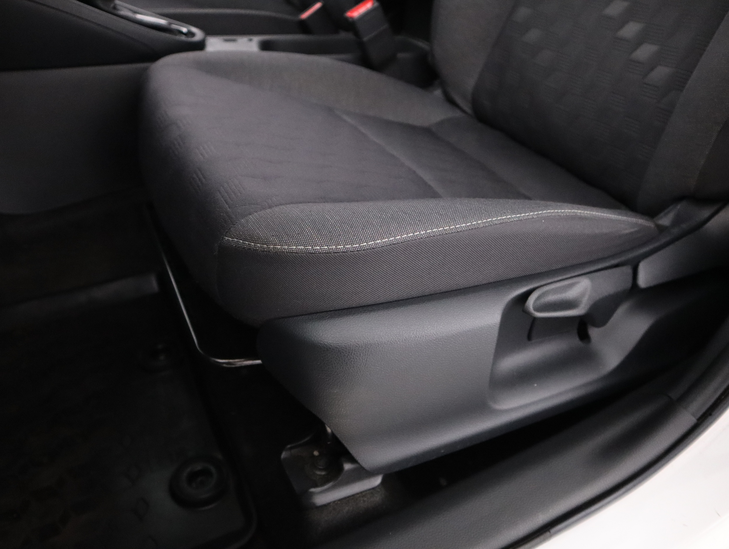 TOYOTA Yaris 2025