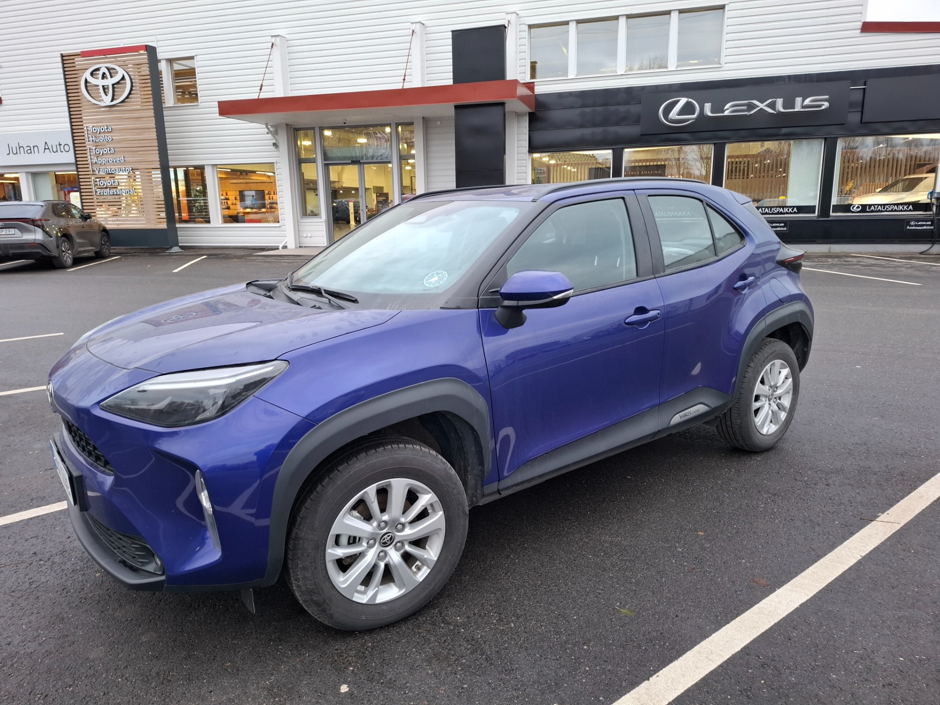 TOYOTA Yaris Cross 2025