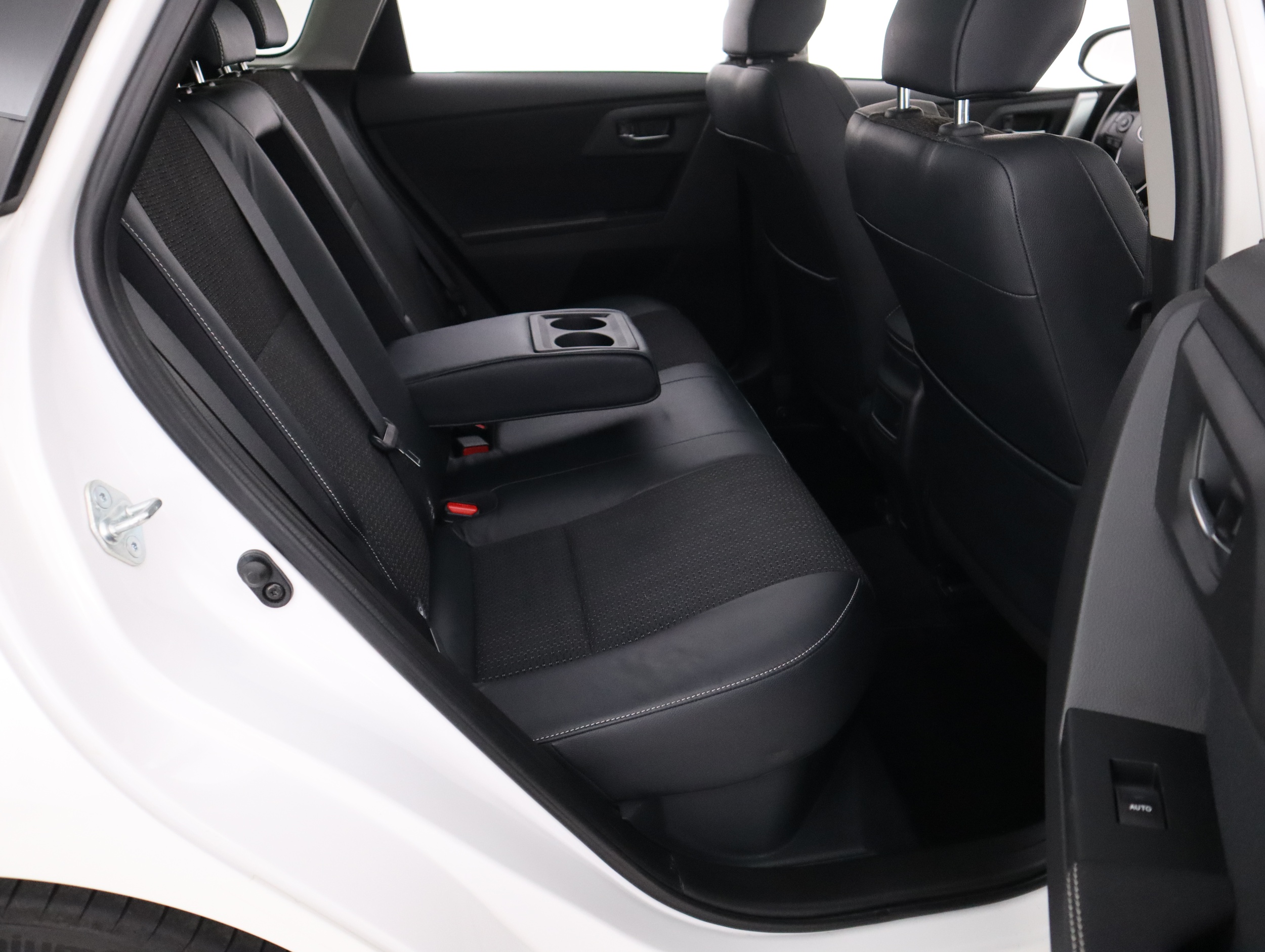 TOYOTA Auris 2014