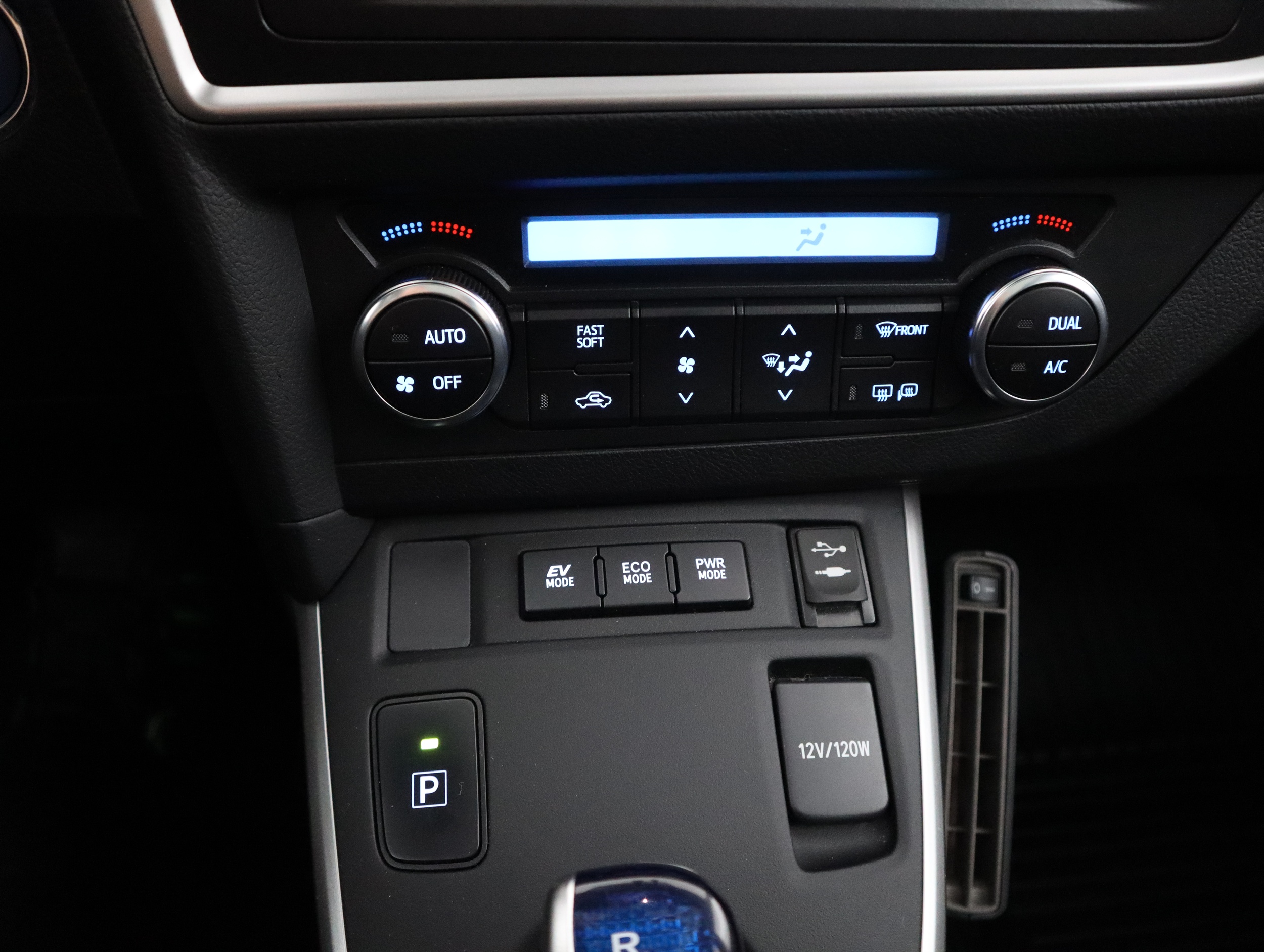 TOYOTA Auris 2014