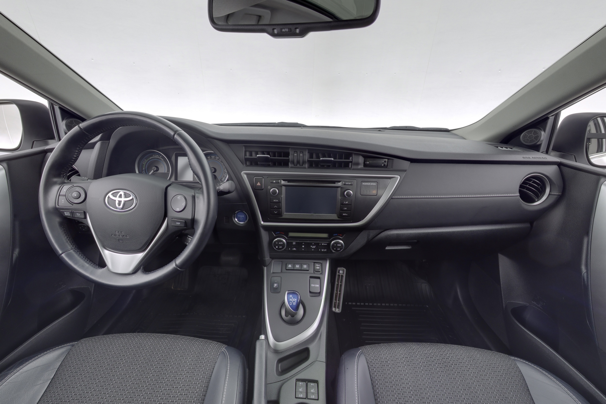 TOYOTA Auris 2014