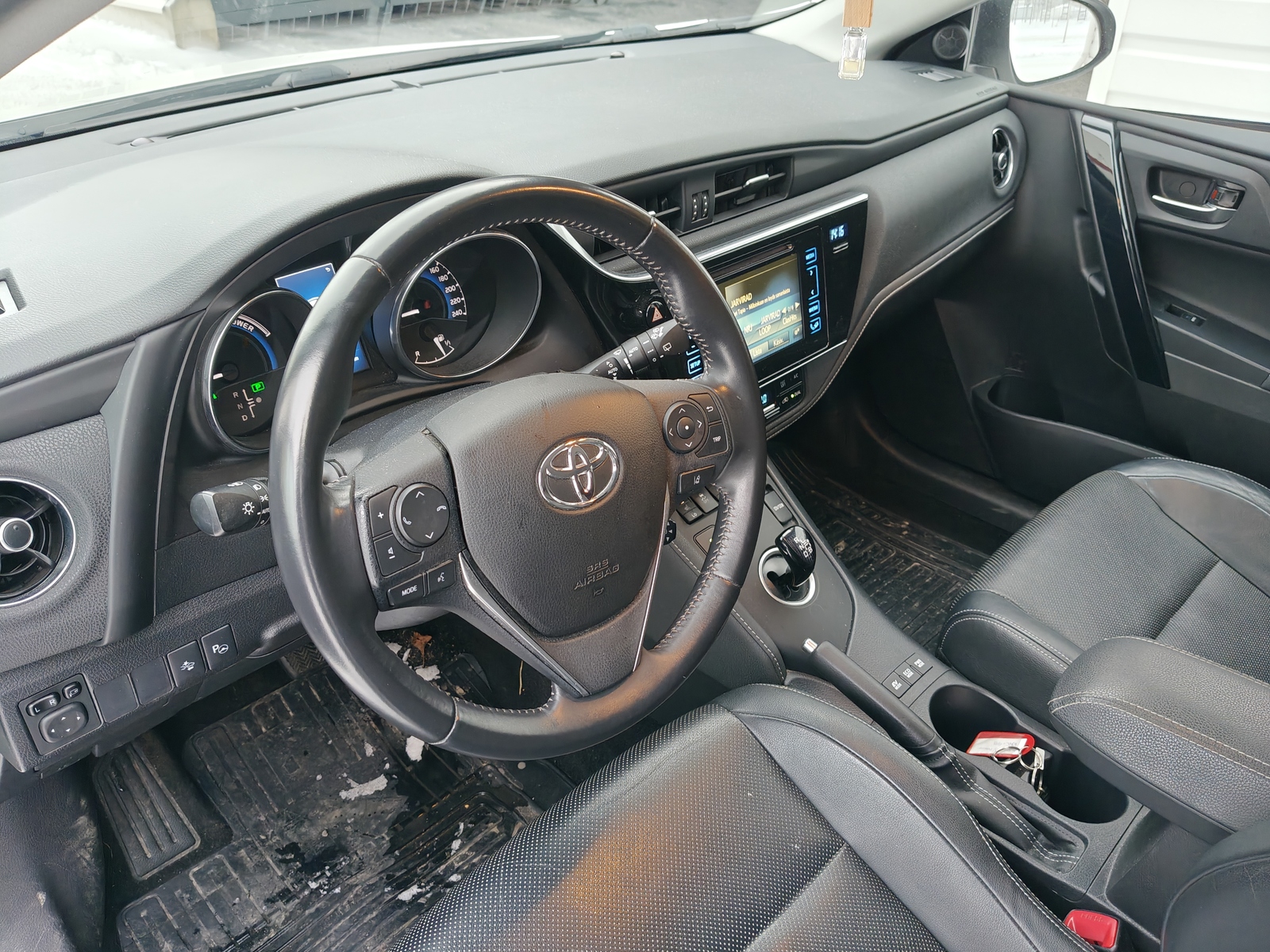 TOYOTA Auris 2016