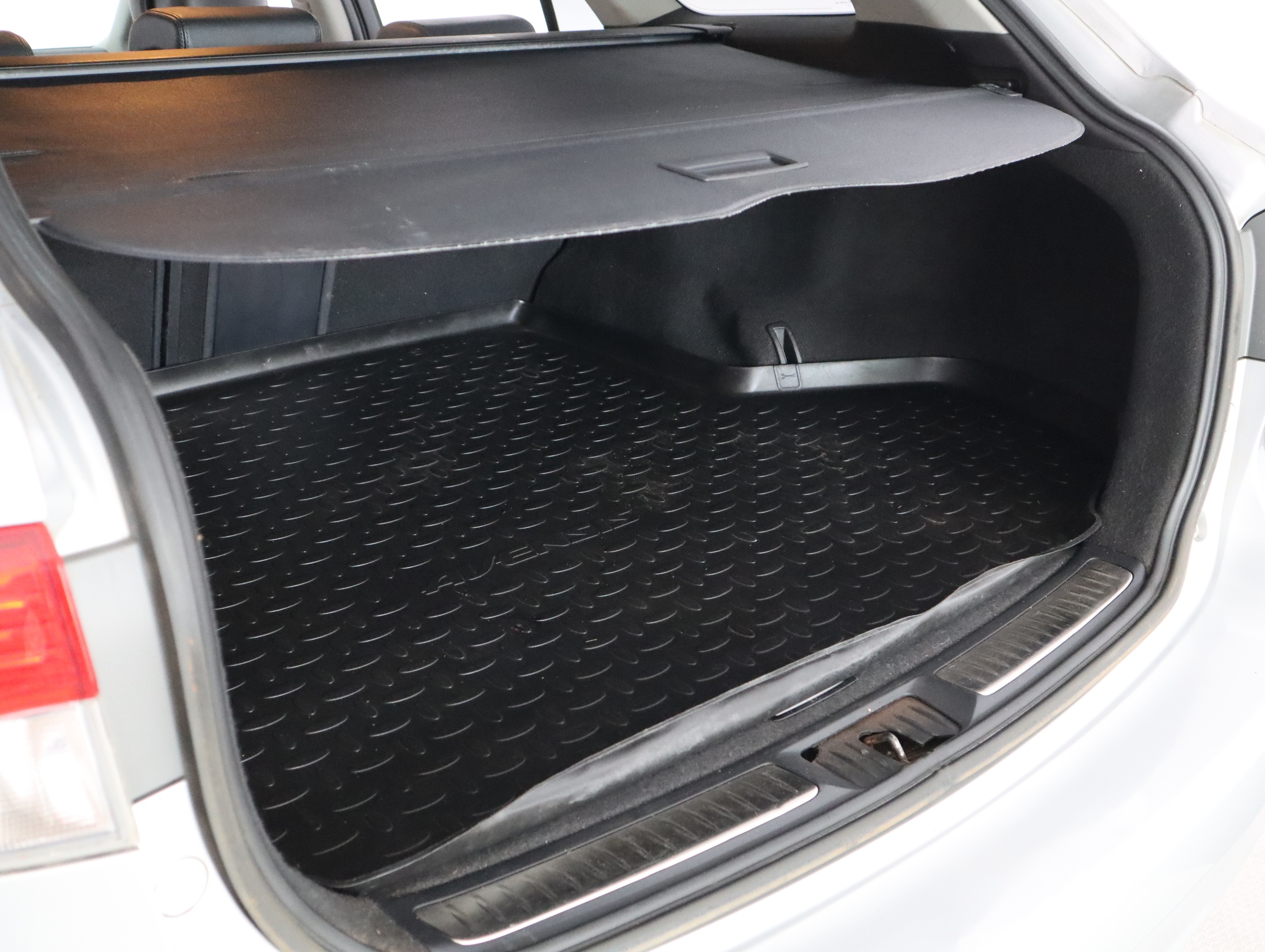 TOYOTA Avensis 2013