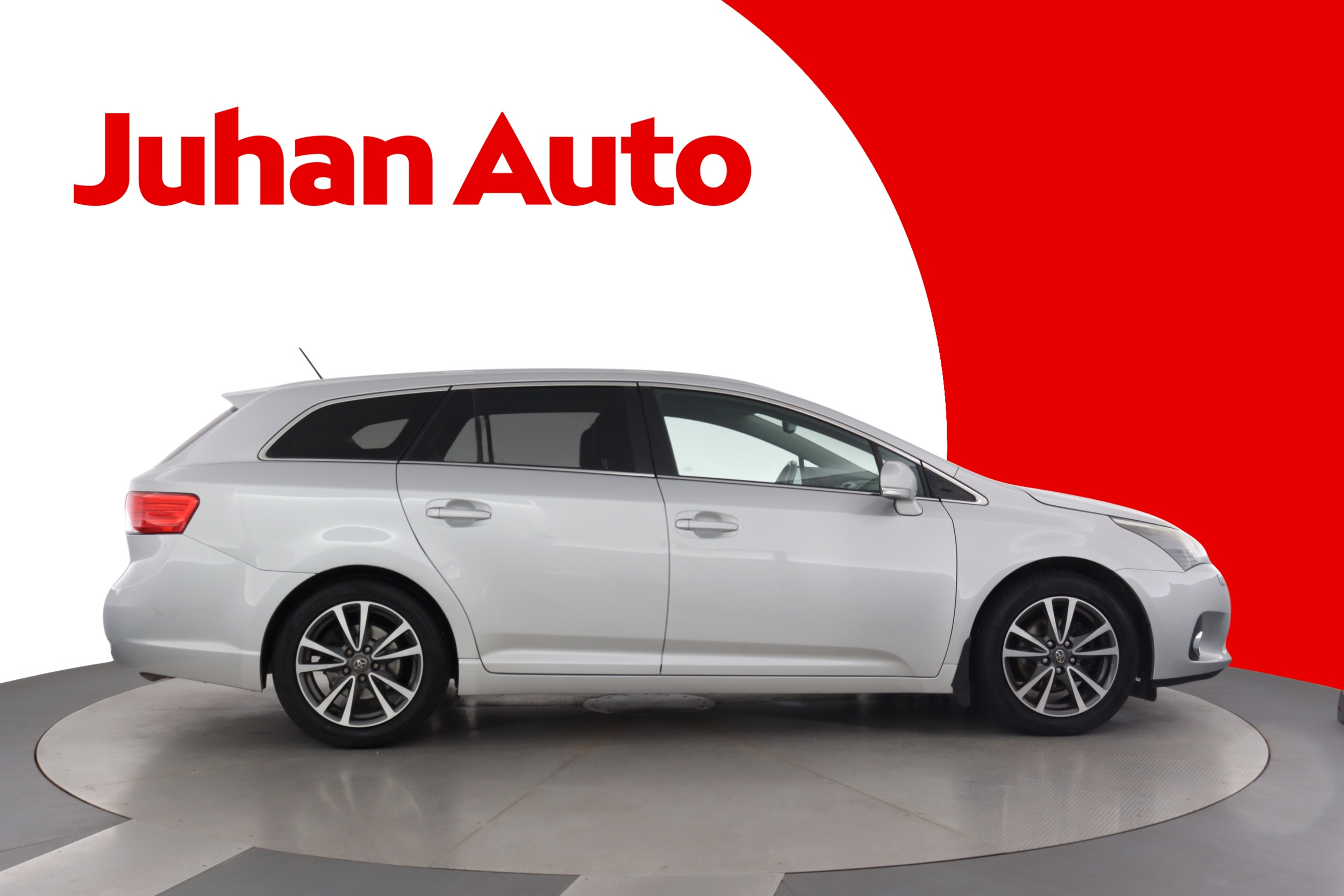 TOYOTA Avensis 2013