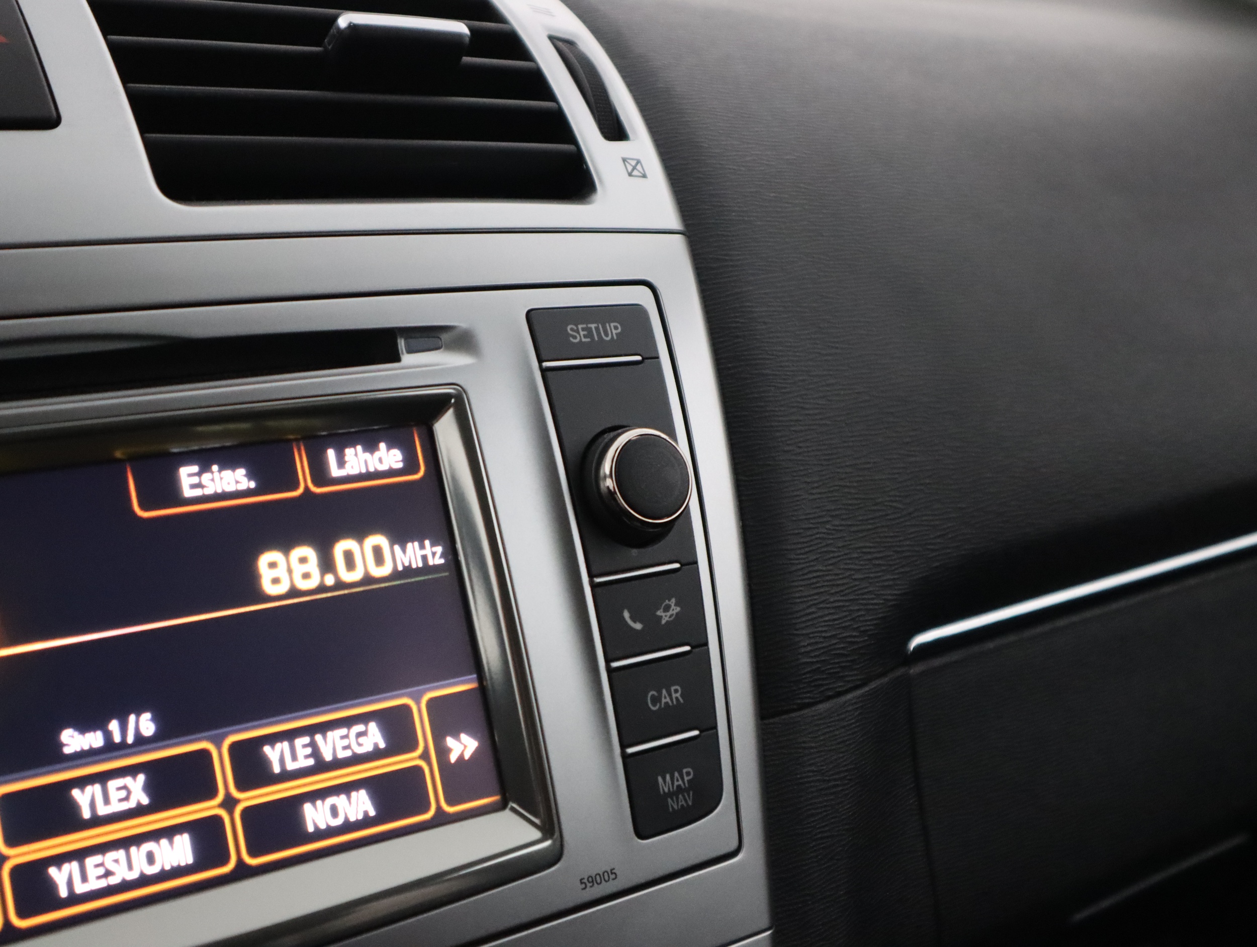 TOYOTA Avensis 2013
