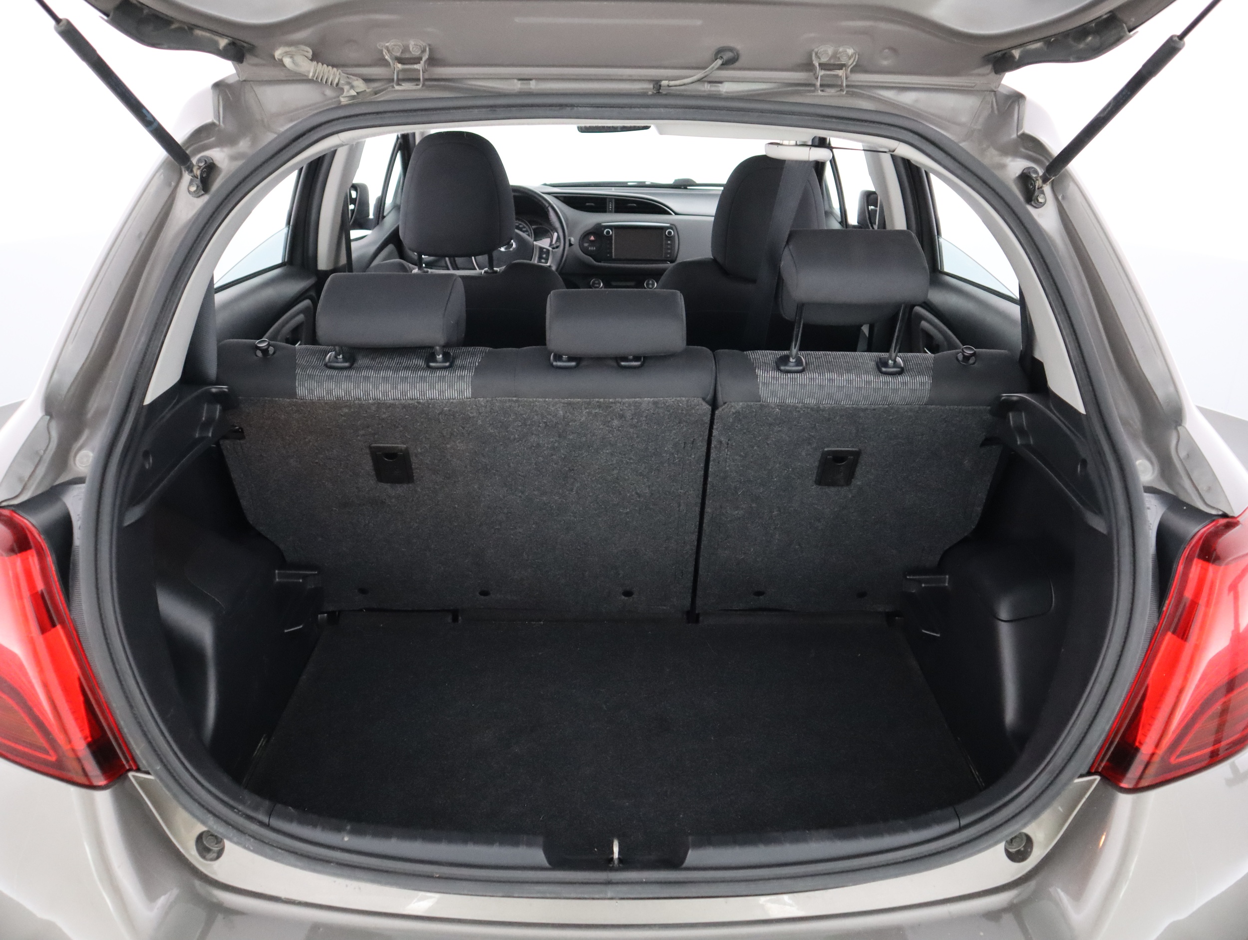 TOYOTA Yaris 2016