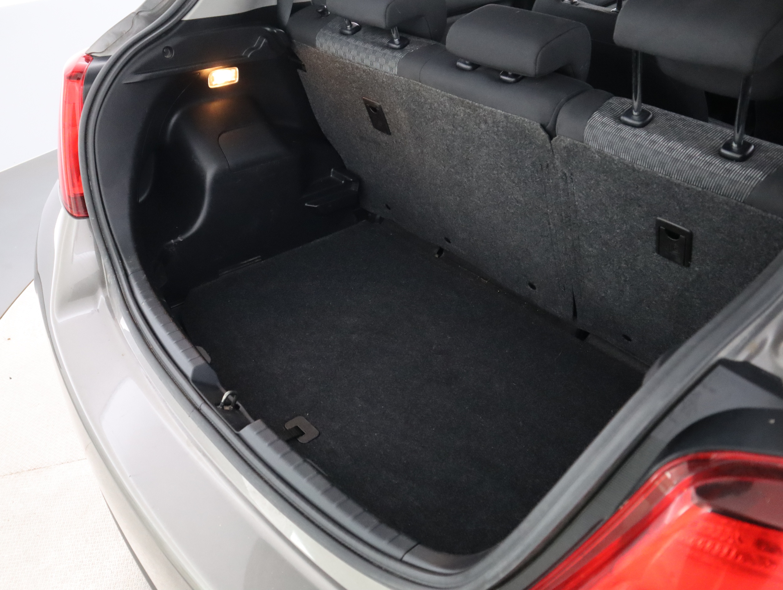 TOYOTA Yaris 2016
