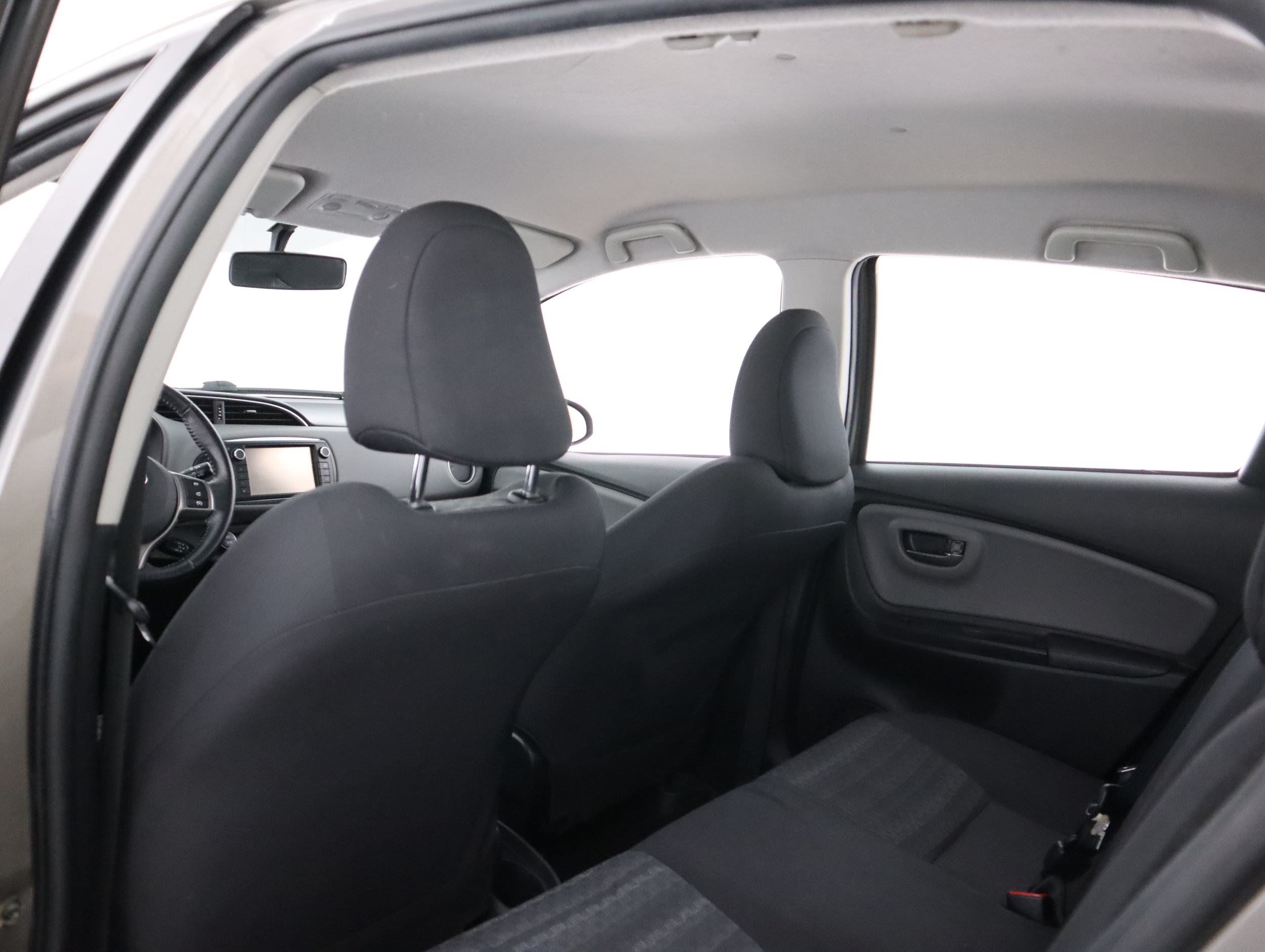 TOYOTA Yaris 2016