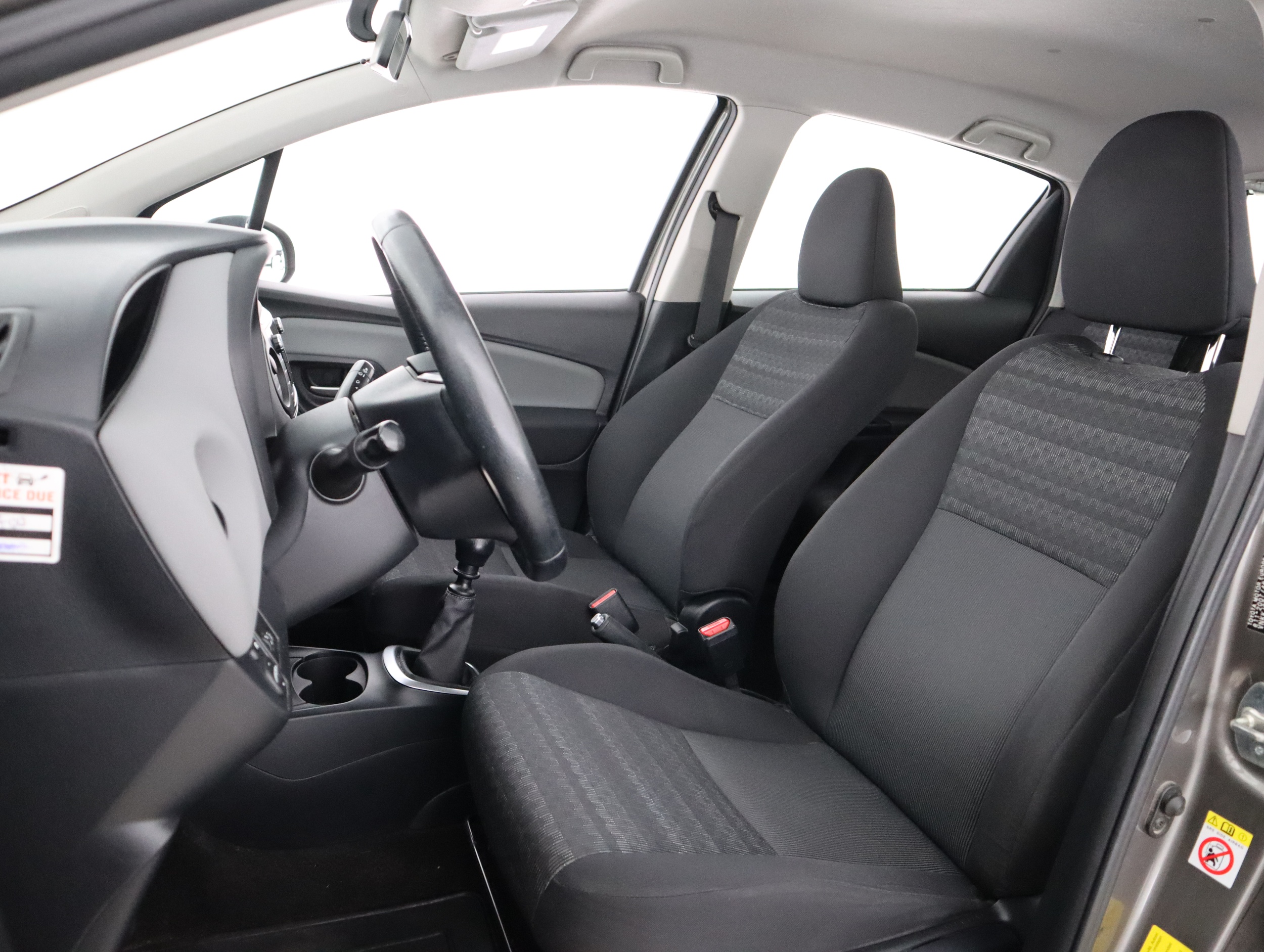 TOYOTA Yaris 2016