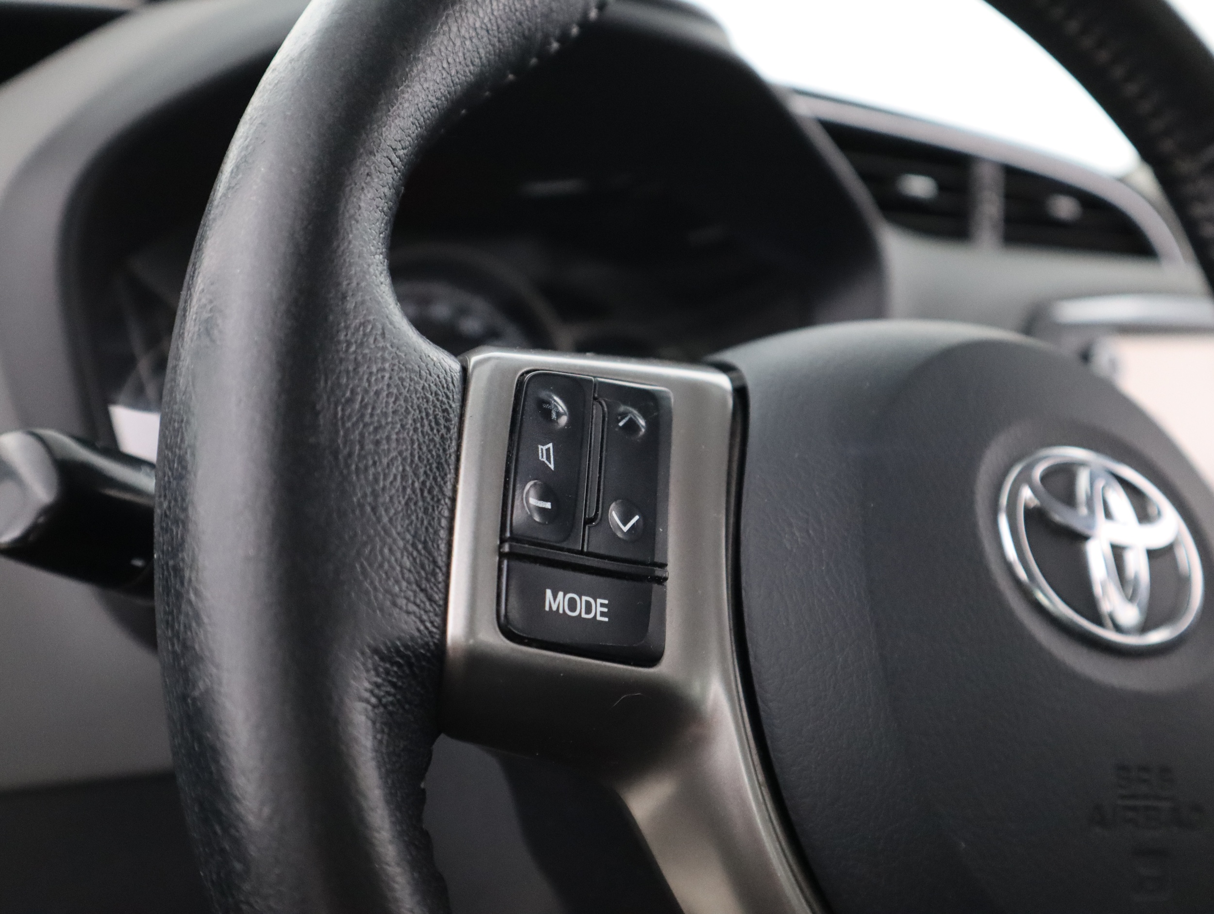 TOYOTA Yaris 2016