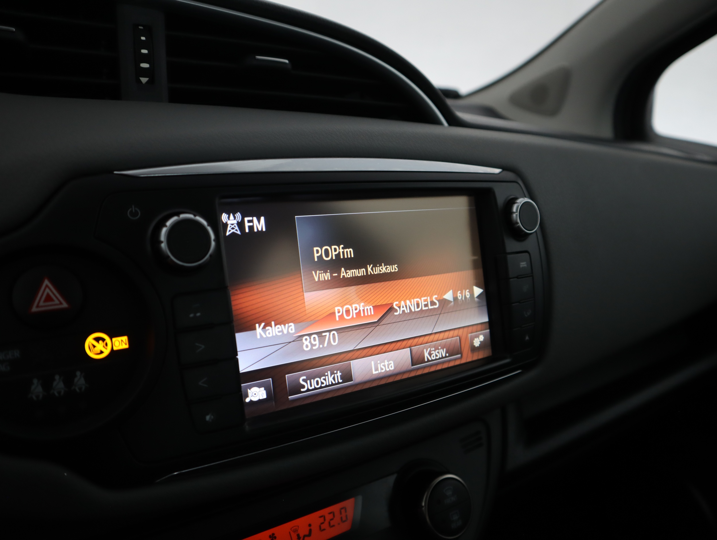 TOYOTA Yaris 2016