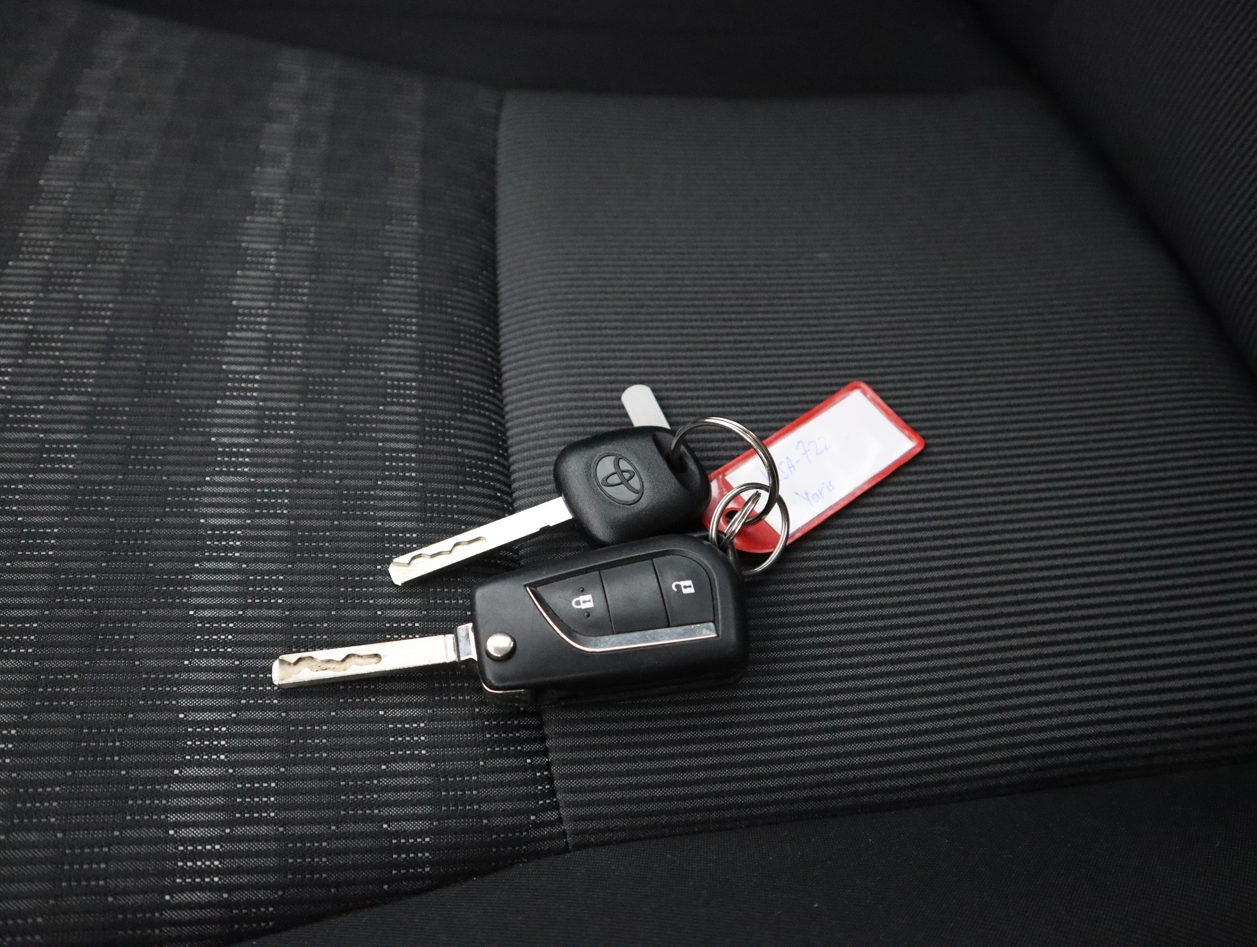 TOYOTA Yaris 2016