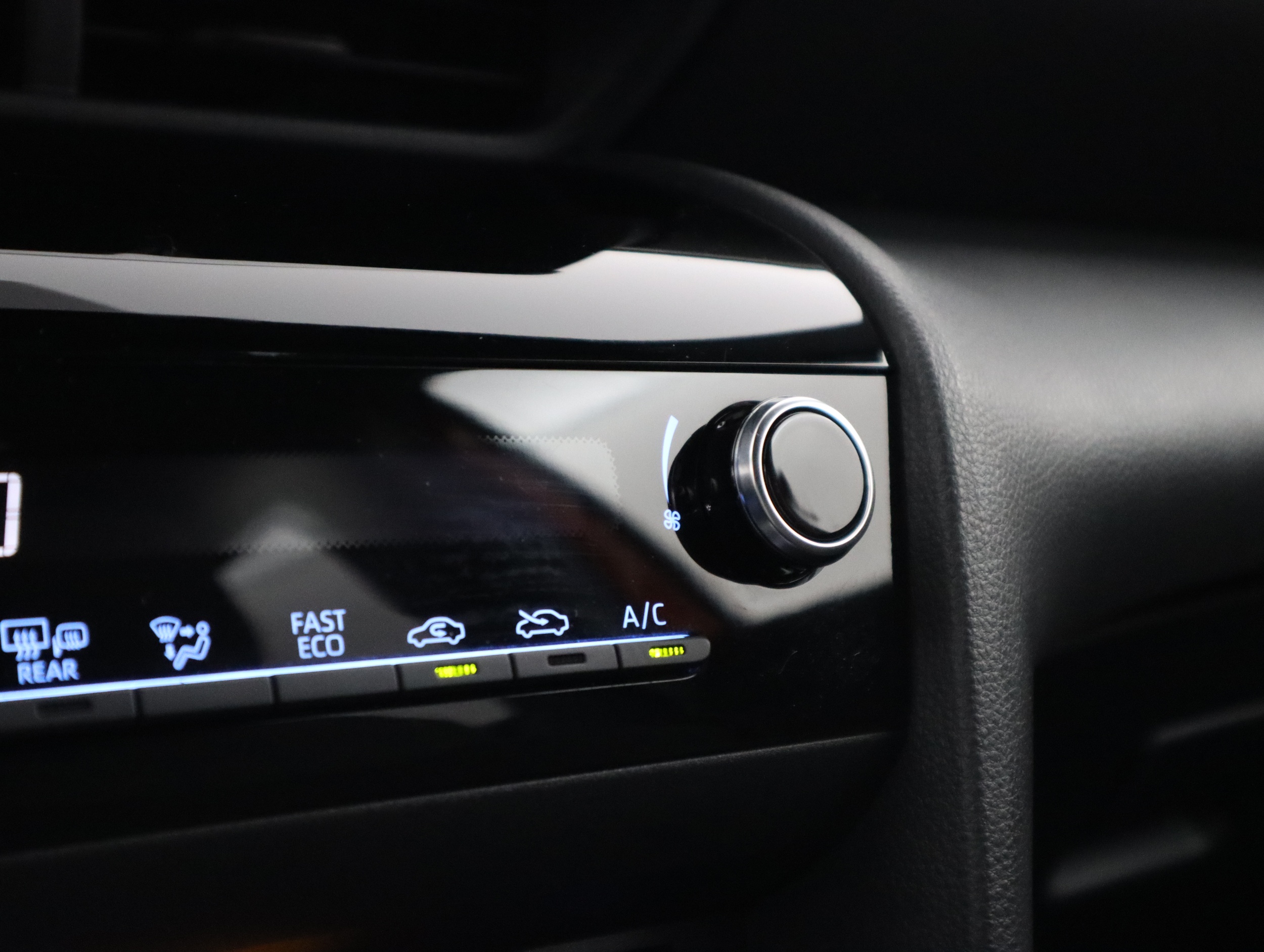 TOYOTA Yaris Cross 2023