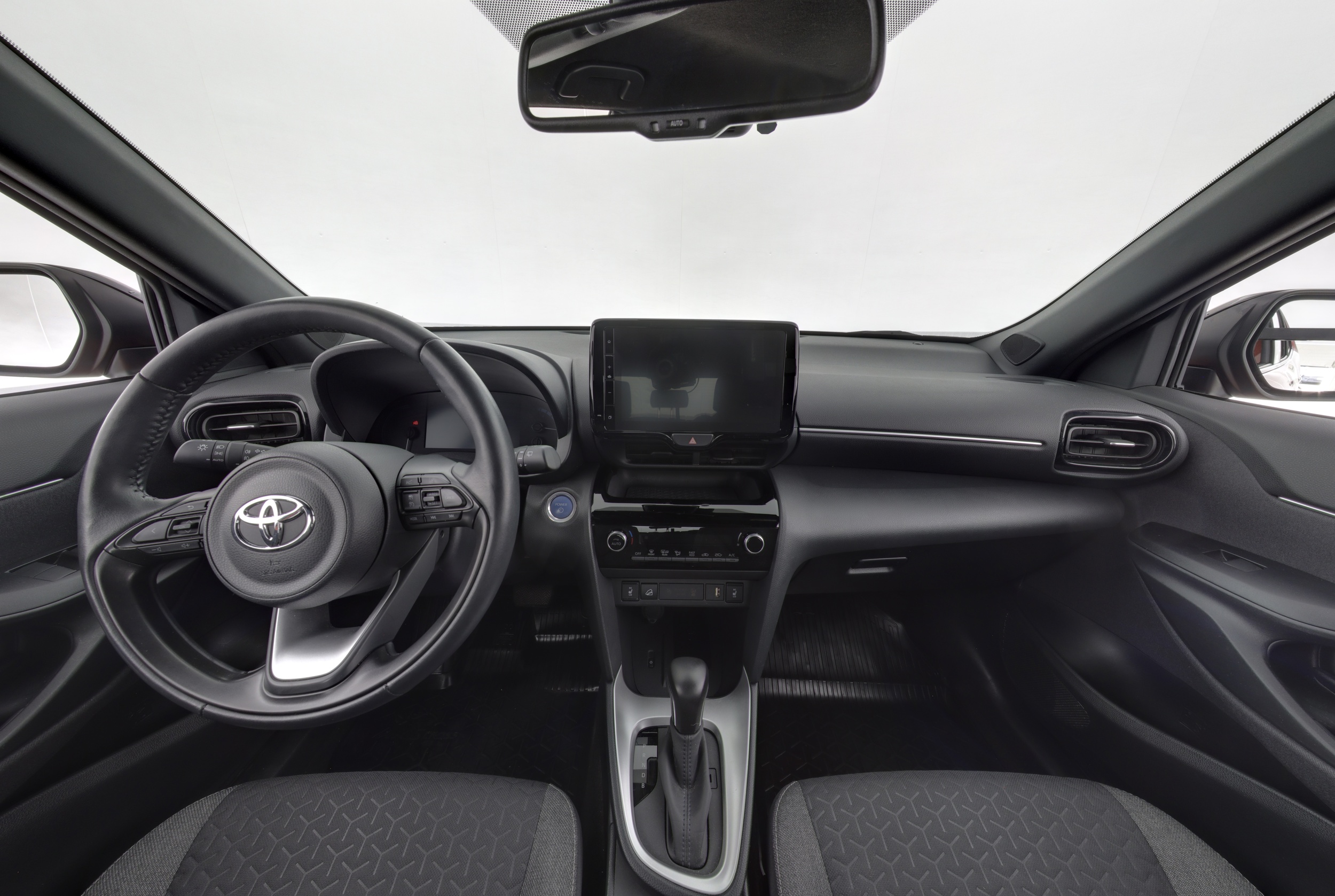 TOYOTA Yaris Cross 2023