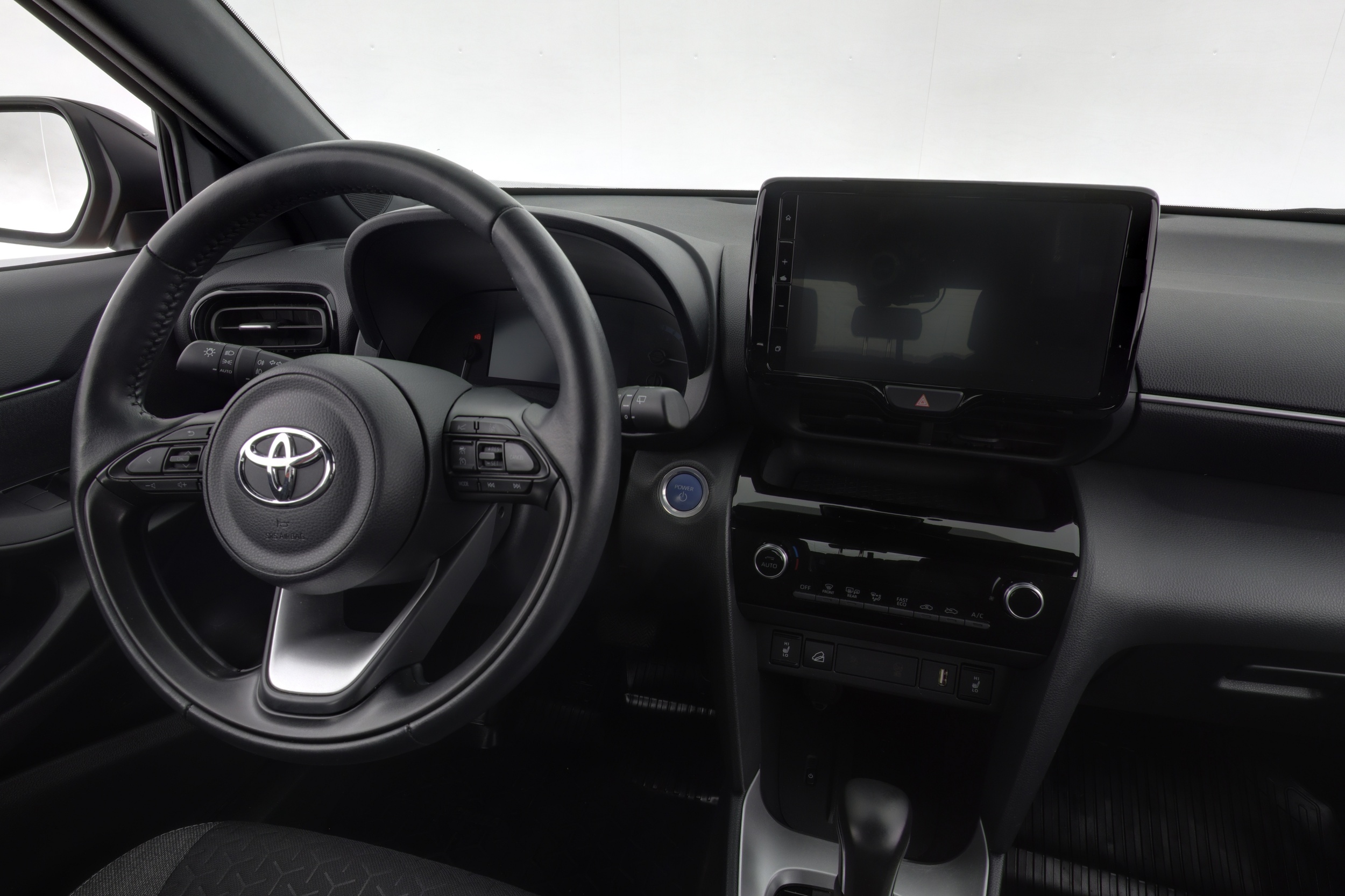 TOYOTA Yaris Cross 2023
