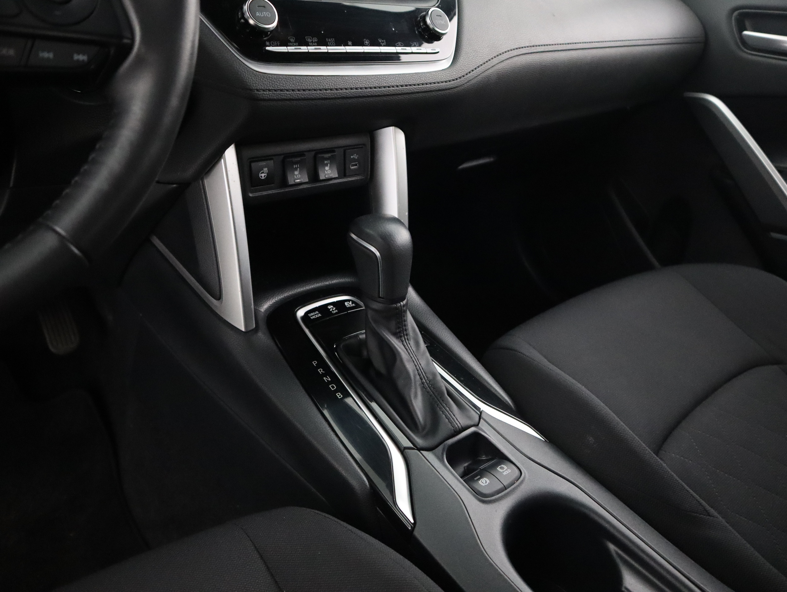TOYOTA Corolla Cross 2024