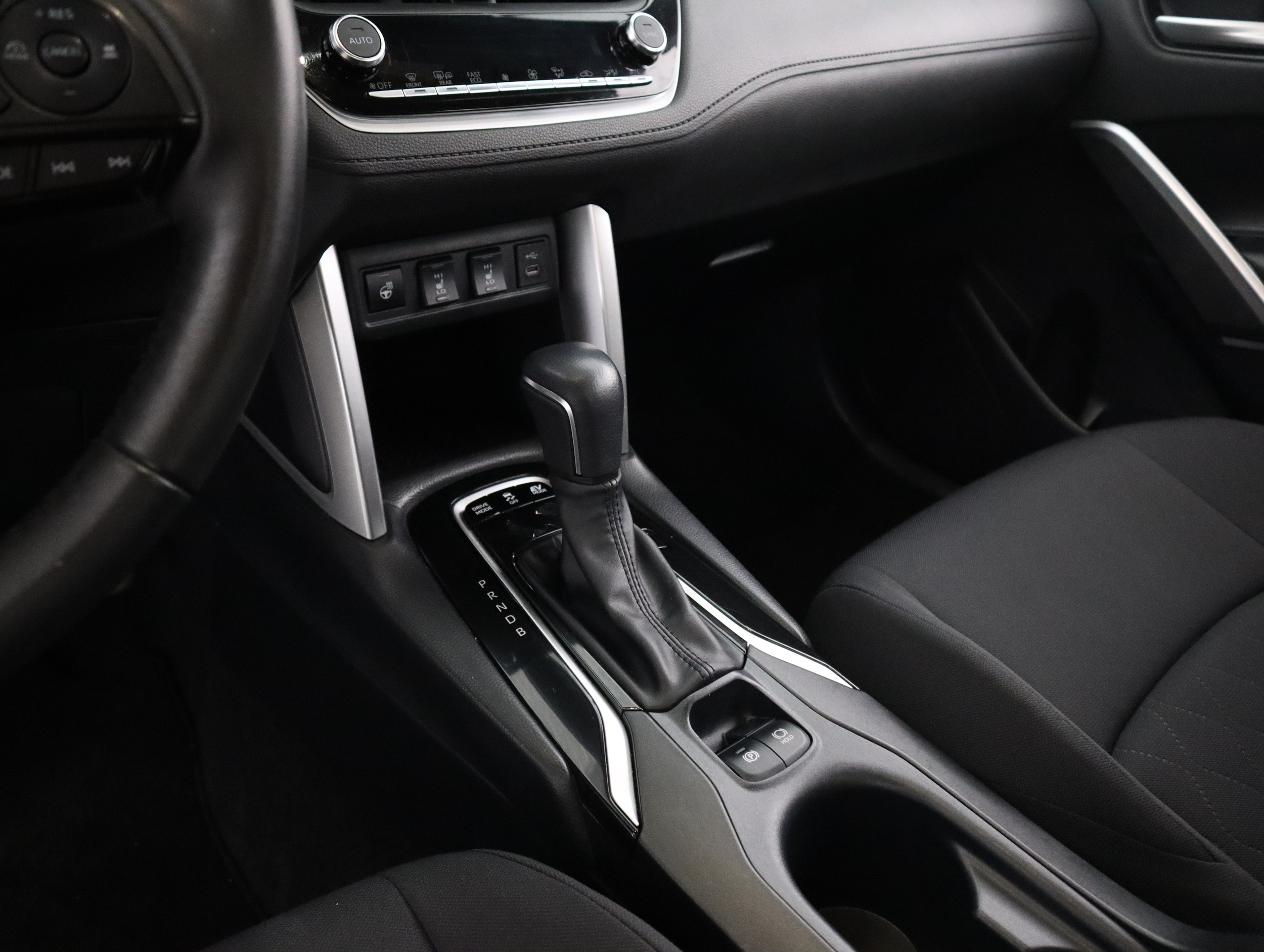TOYOTA Corolla Cross 2024