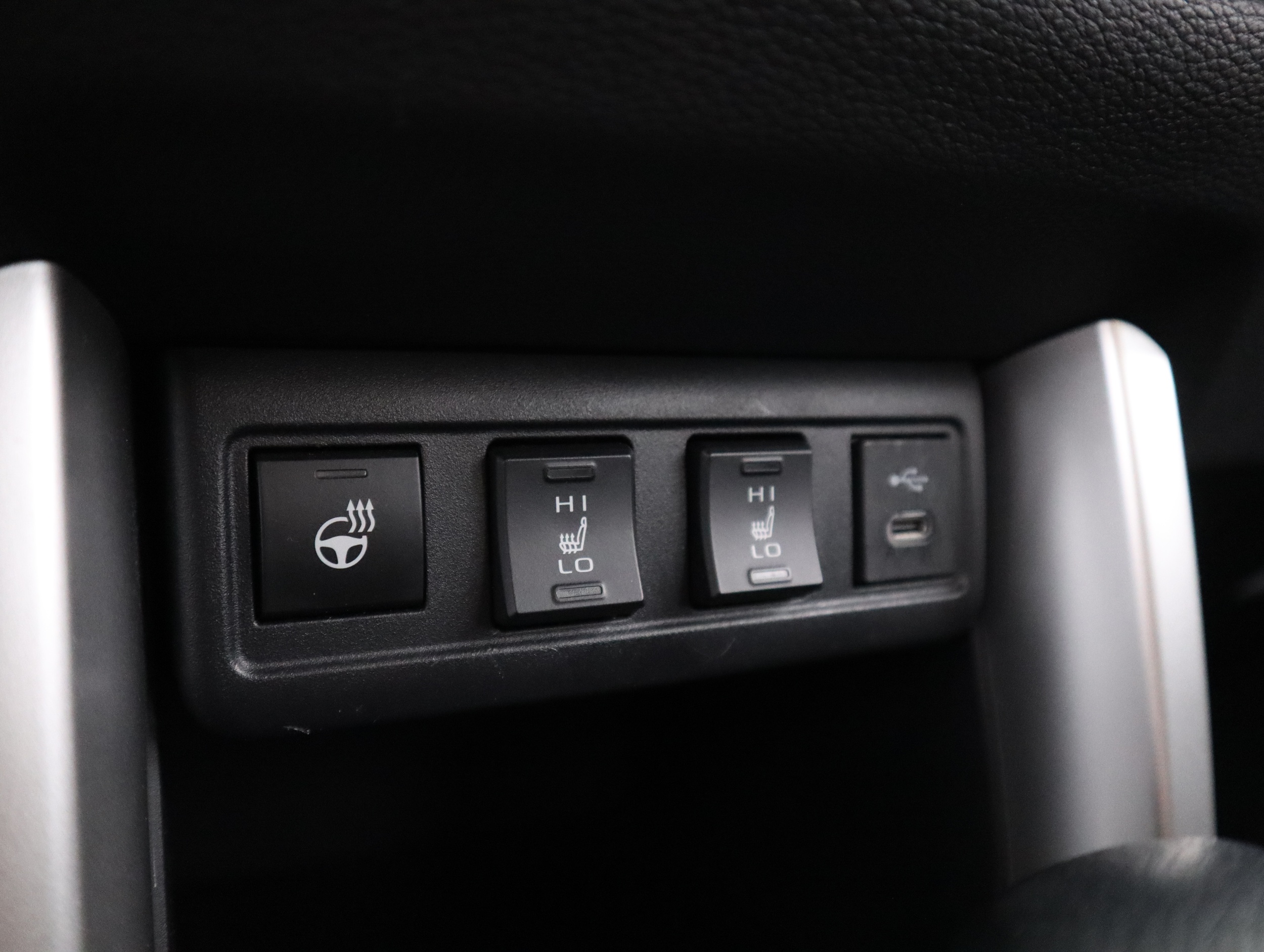 TOYOTA Corolla Cross 2024