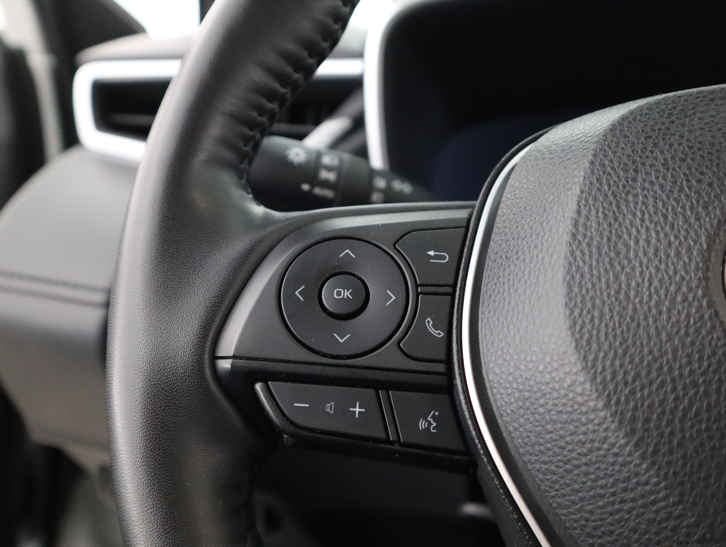 TOYOTA Corolla Cross 2024