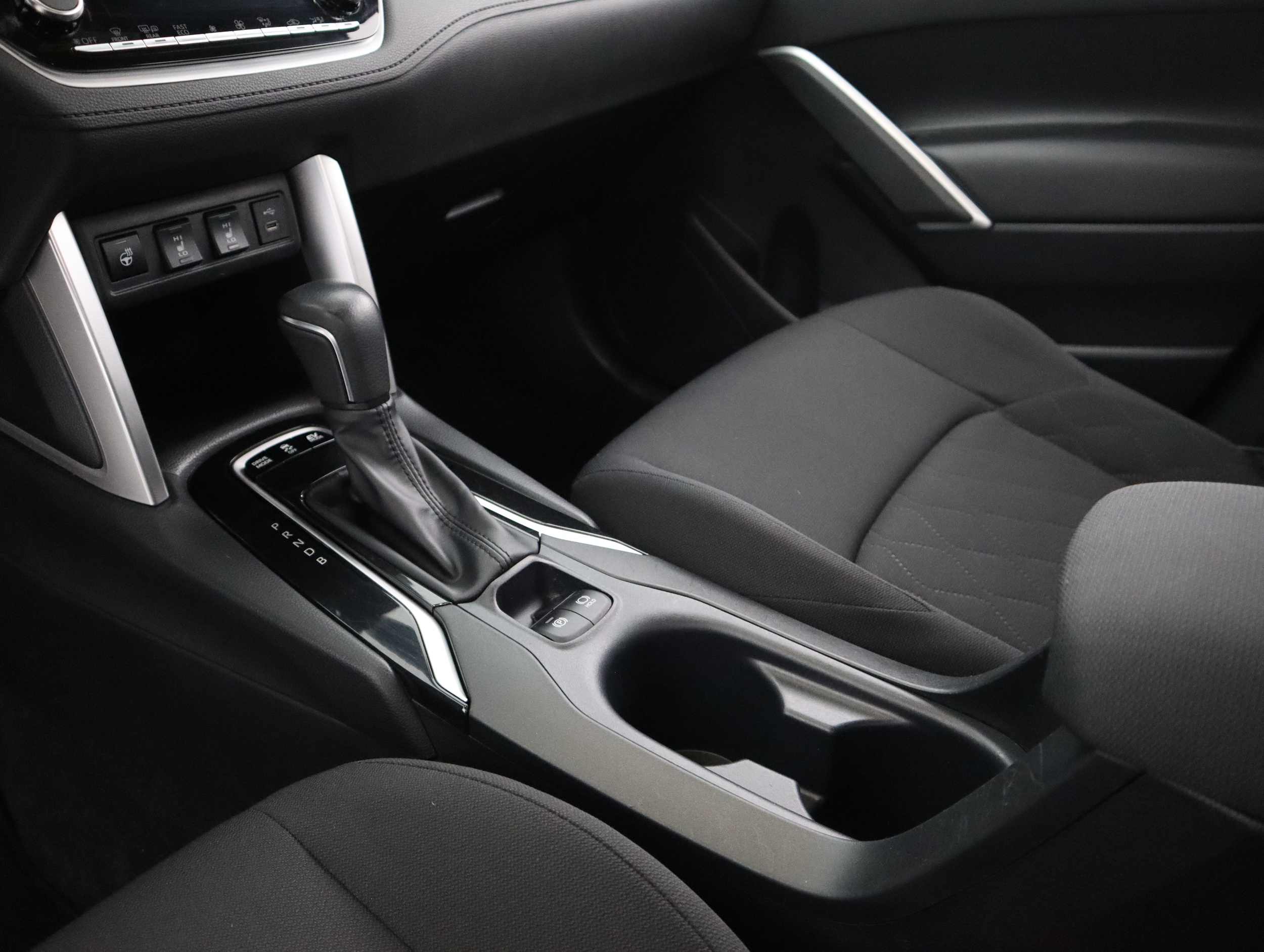 TOYOTA Corolla Cross 2024