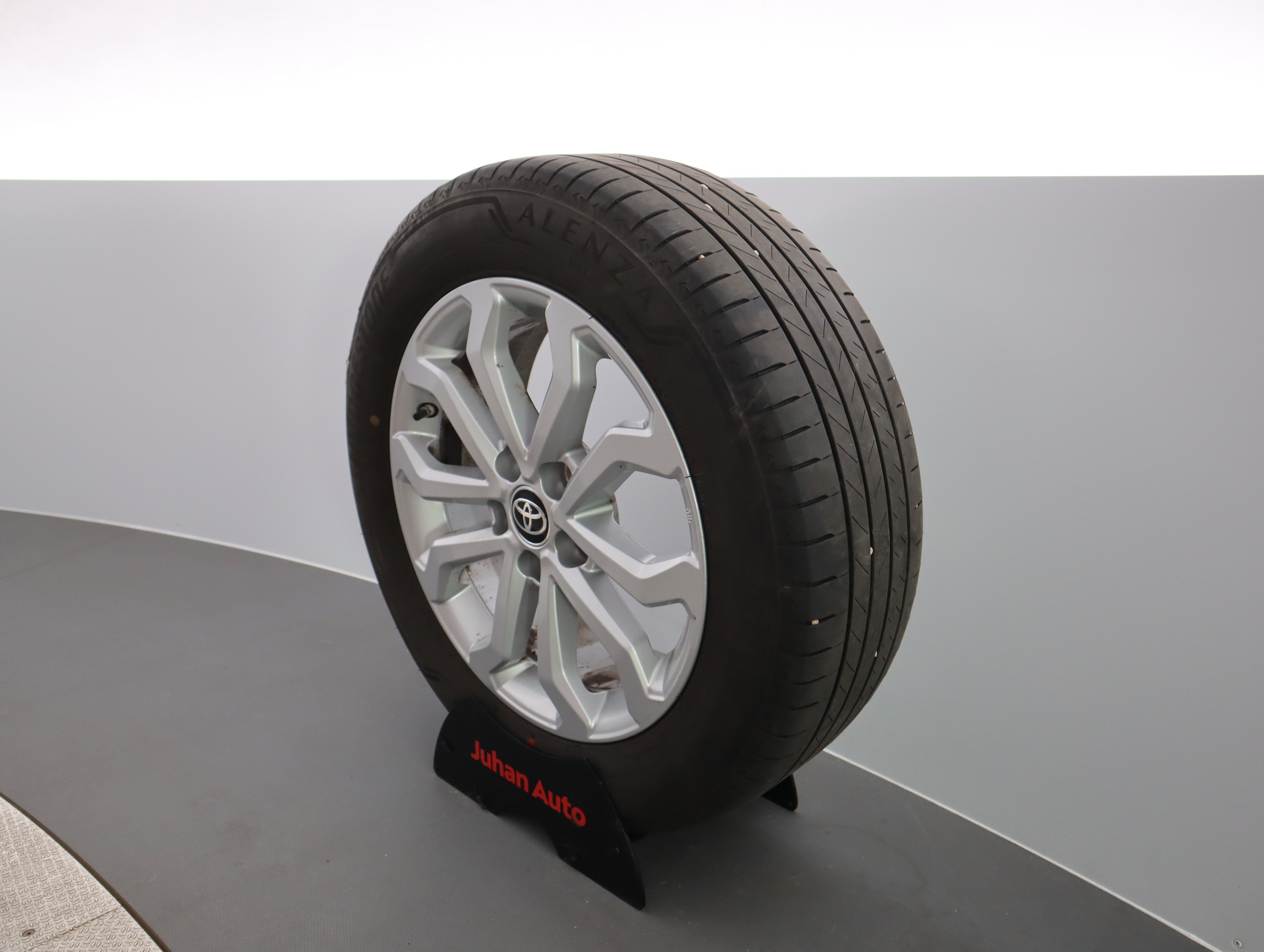 TOYOTA Corolla Cross 2024