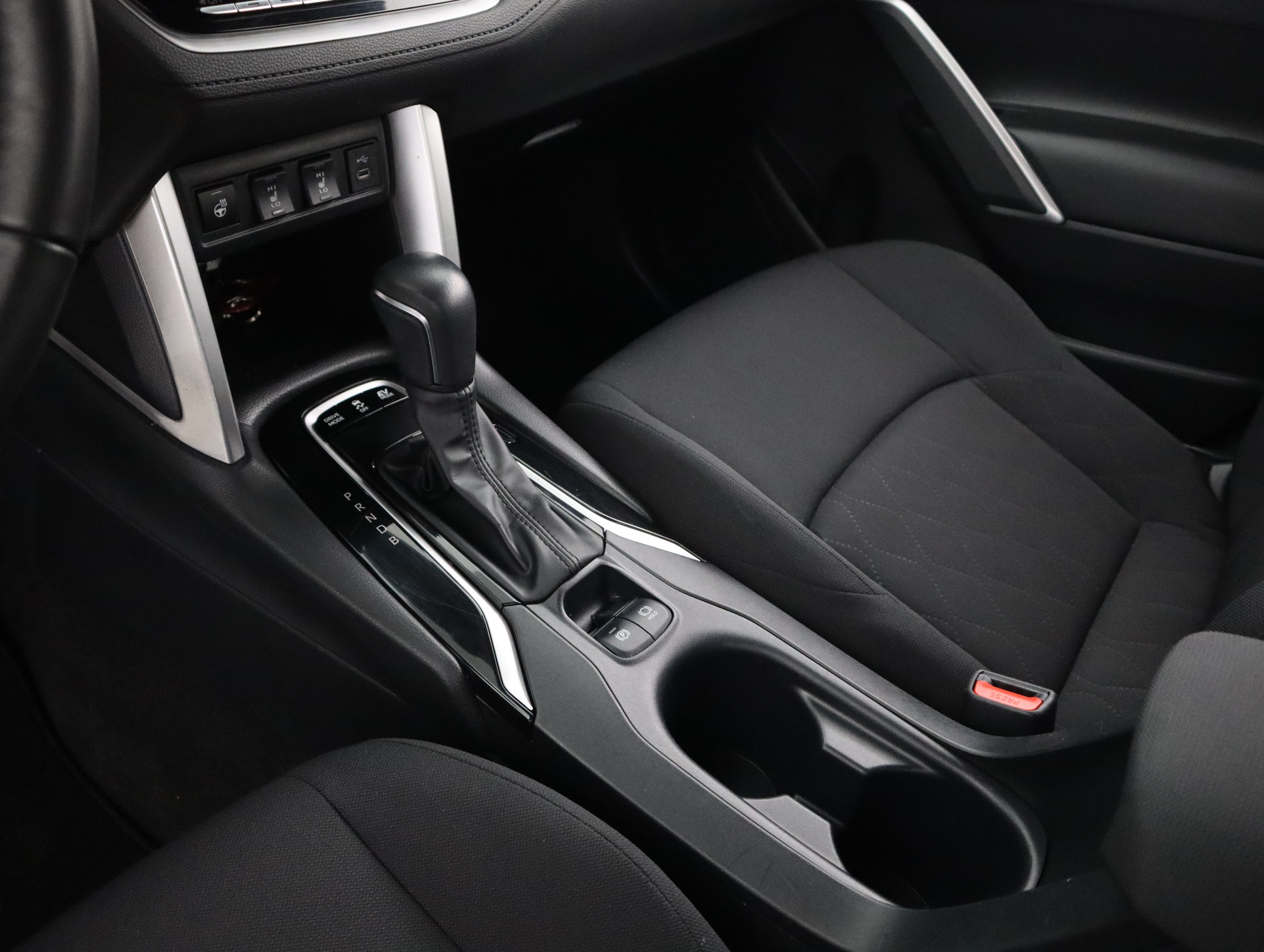 TOYOTA Corolla Cross 2024