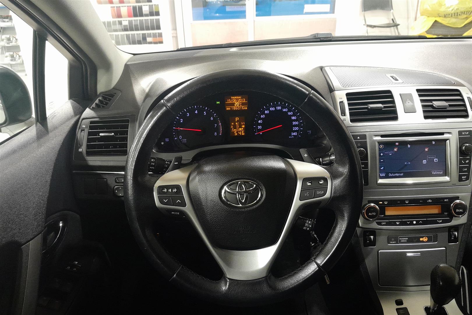 TOYOTA Avensis 2013