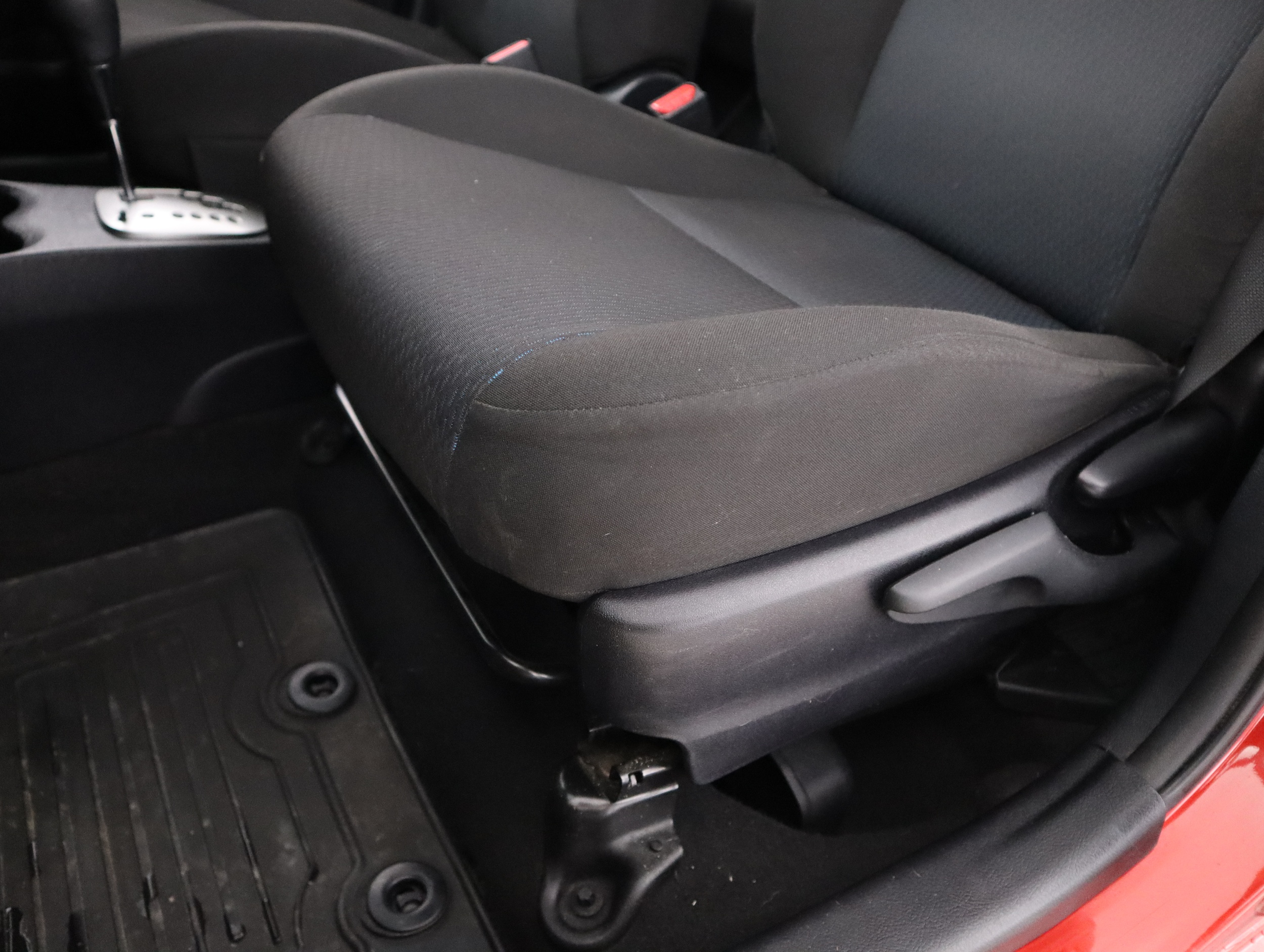 TOYOTA Yaris 2013