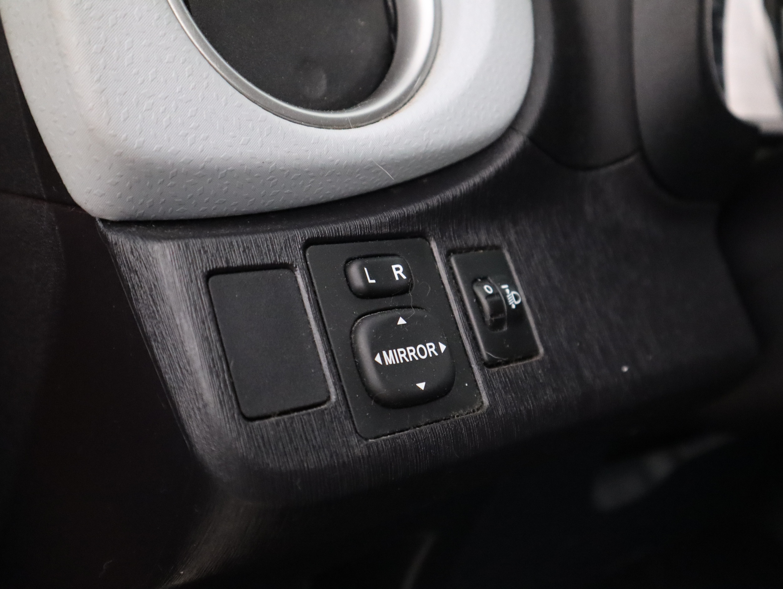 TOYOTA Yaris 2013