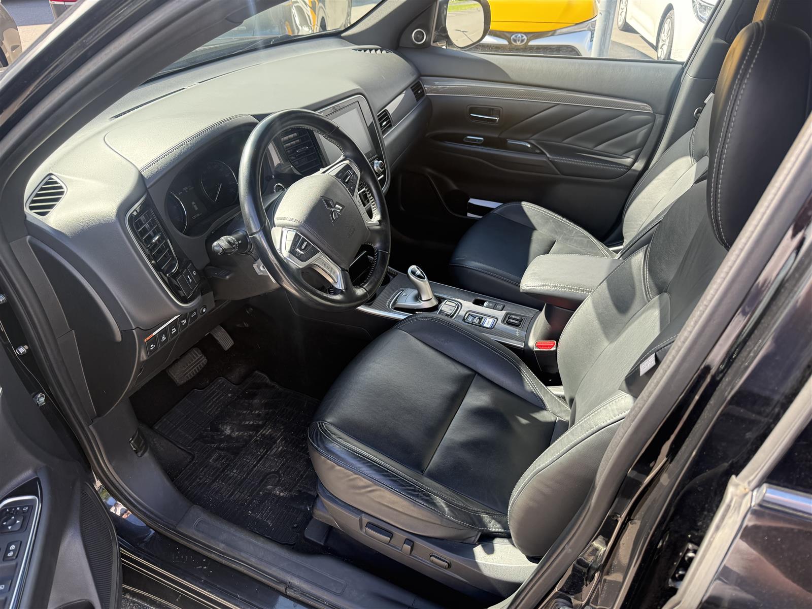 MITSUBISHI OUTLANDER PHEV 2020