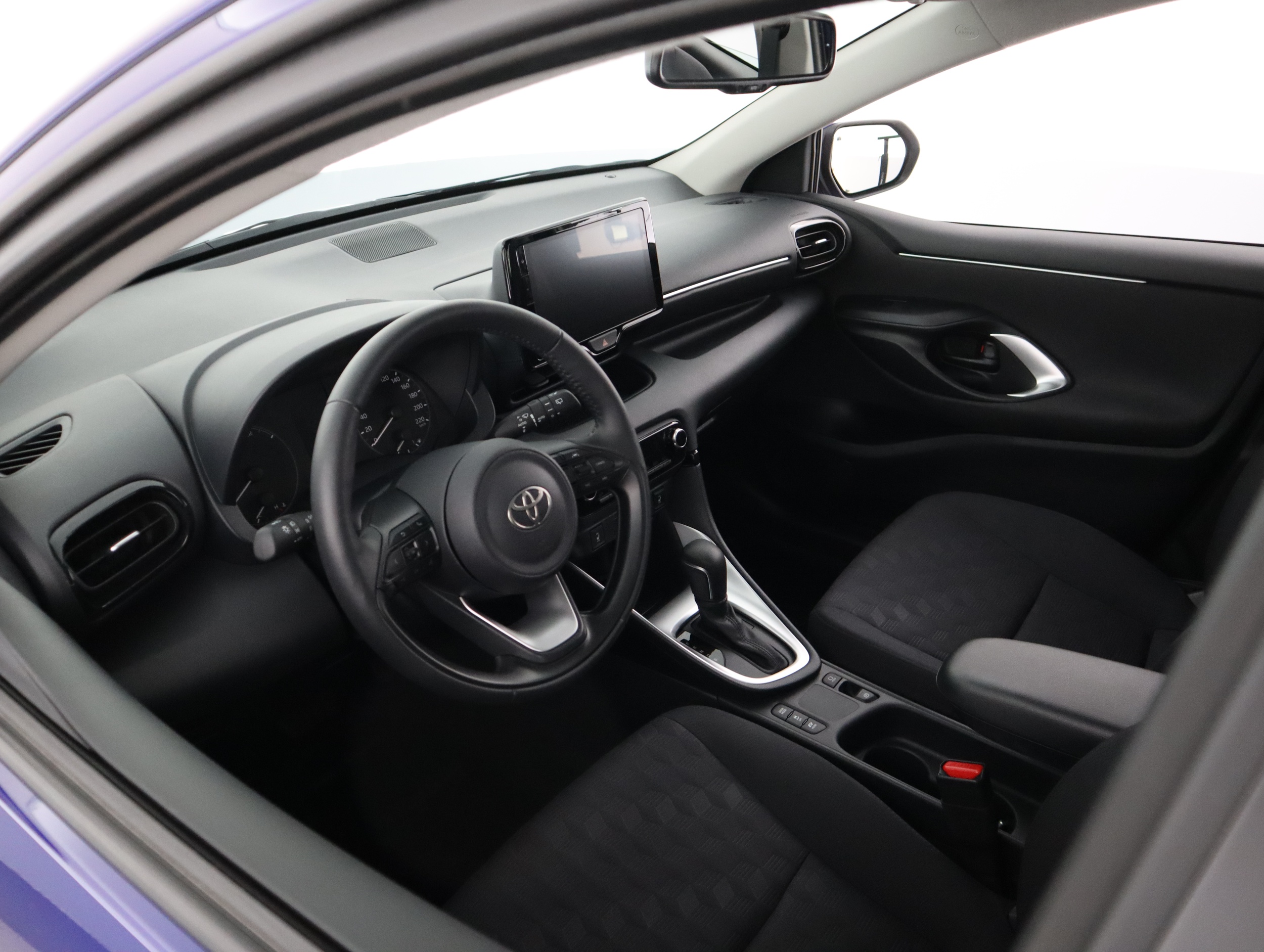 TOYOTA Yaris 2025