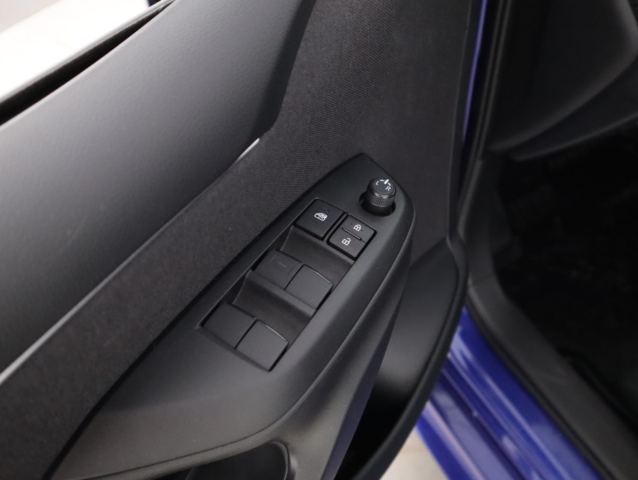 TOYOTA Yaris 2025