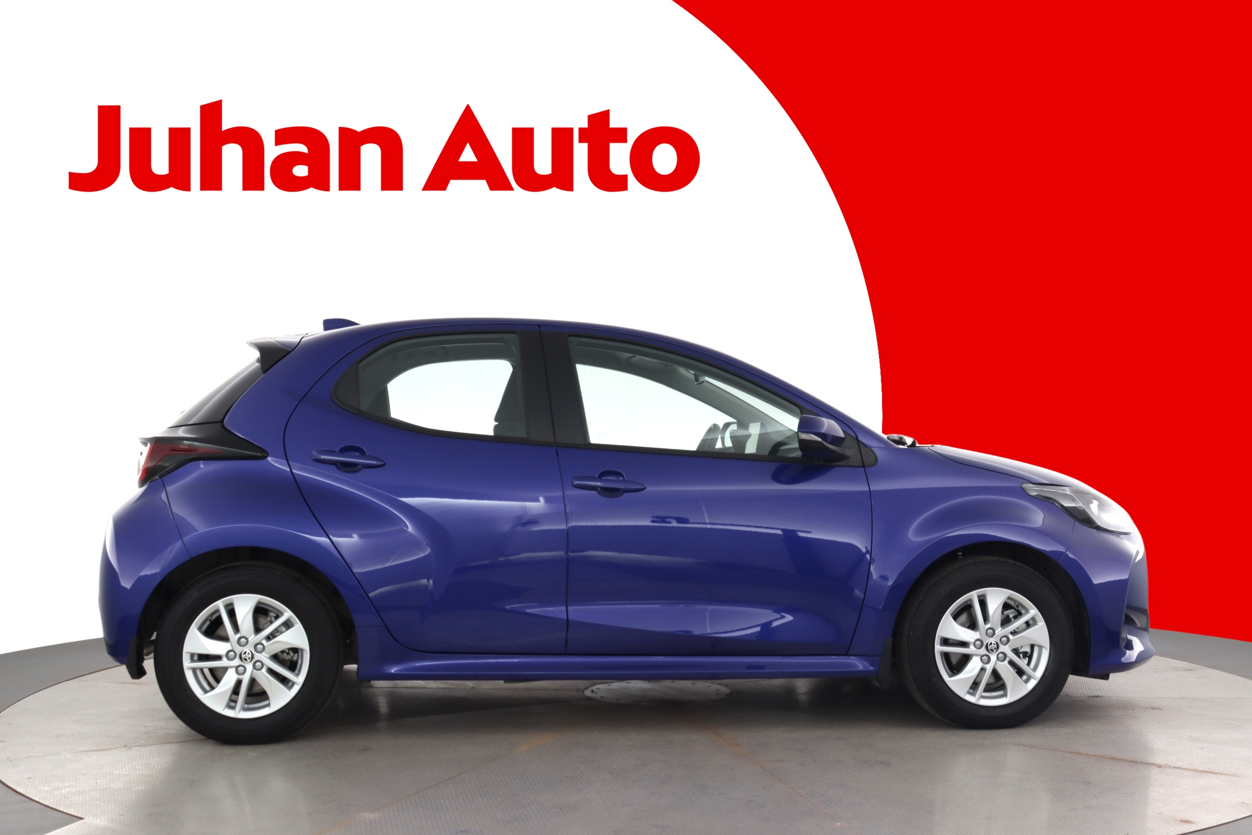 TOYOTA Yaris 2025