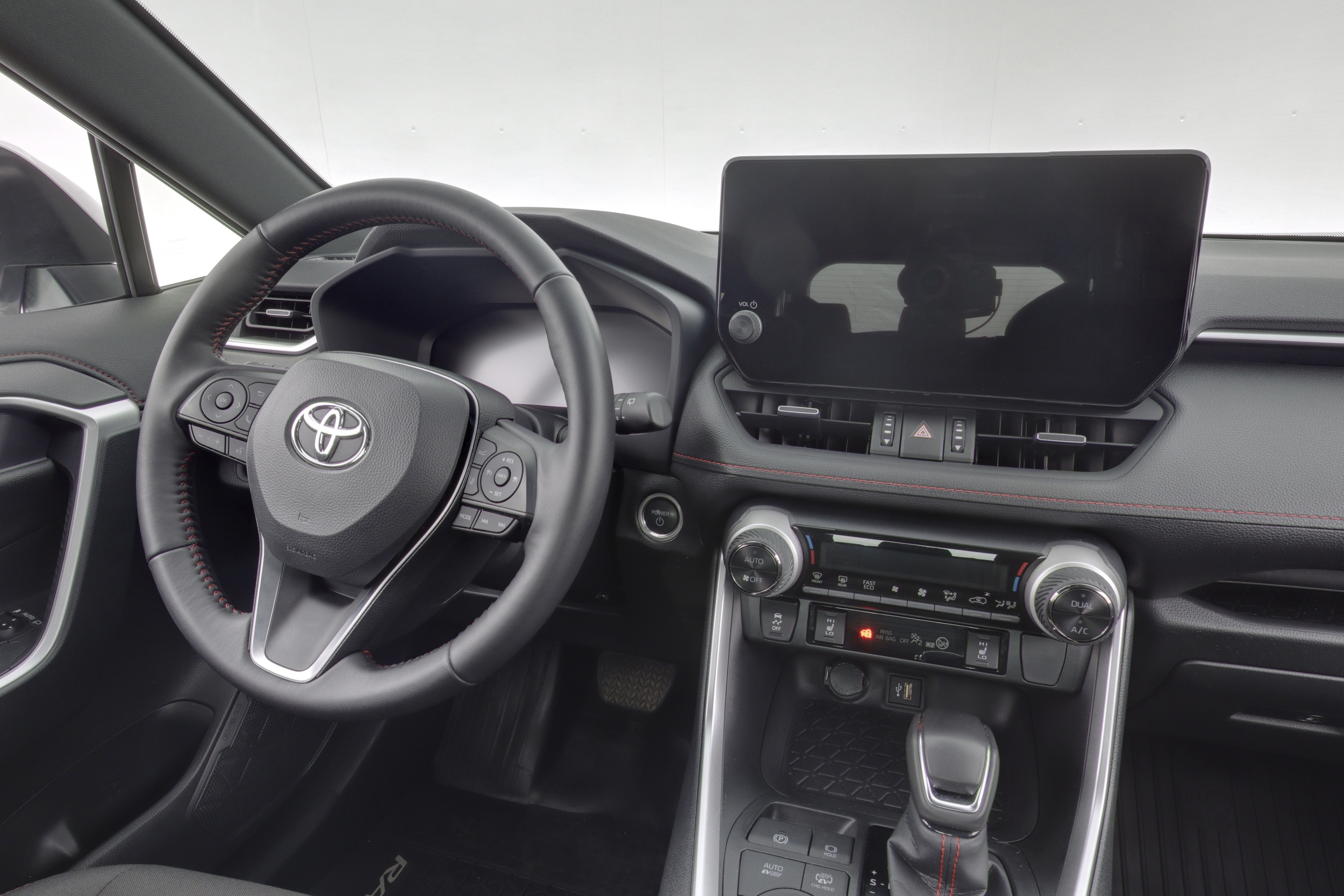 TOYOTA RAV4 Plug-in 2025