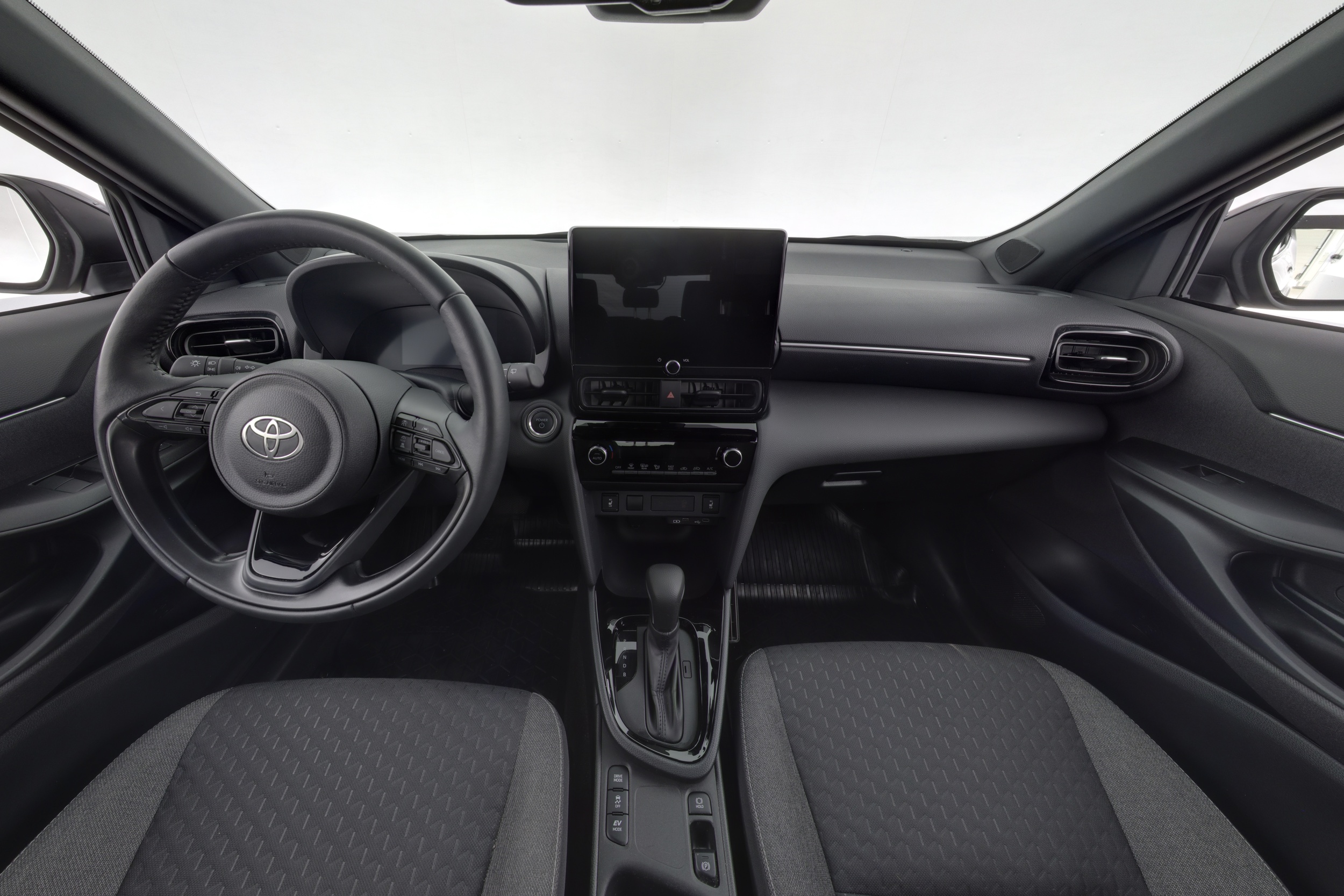 TOYOTA Yaris Cross 2025