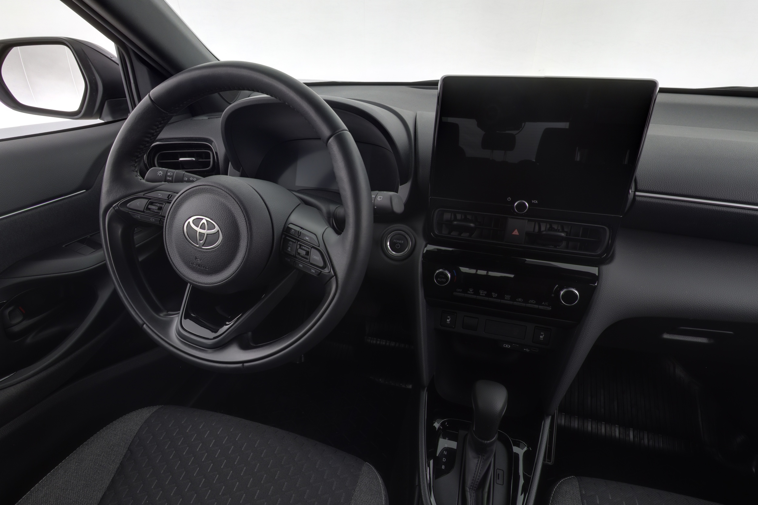 TOYOTA Yaris Cross 2025