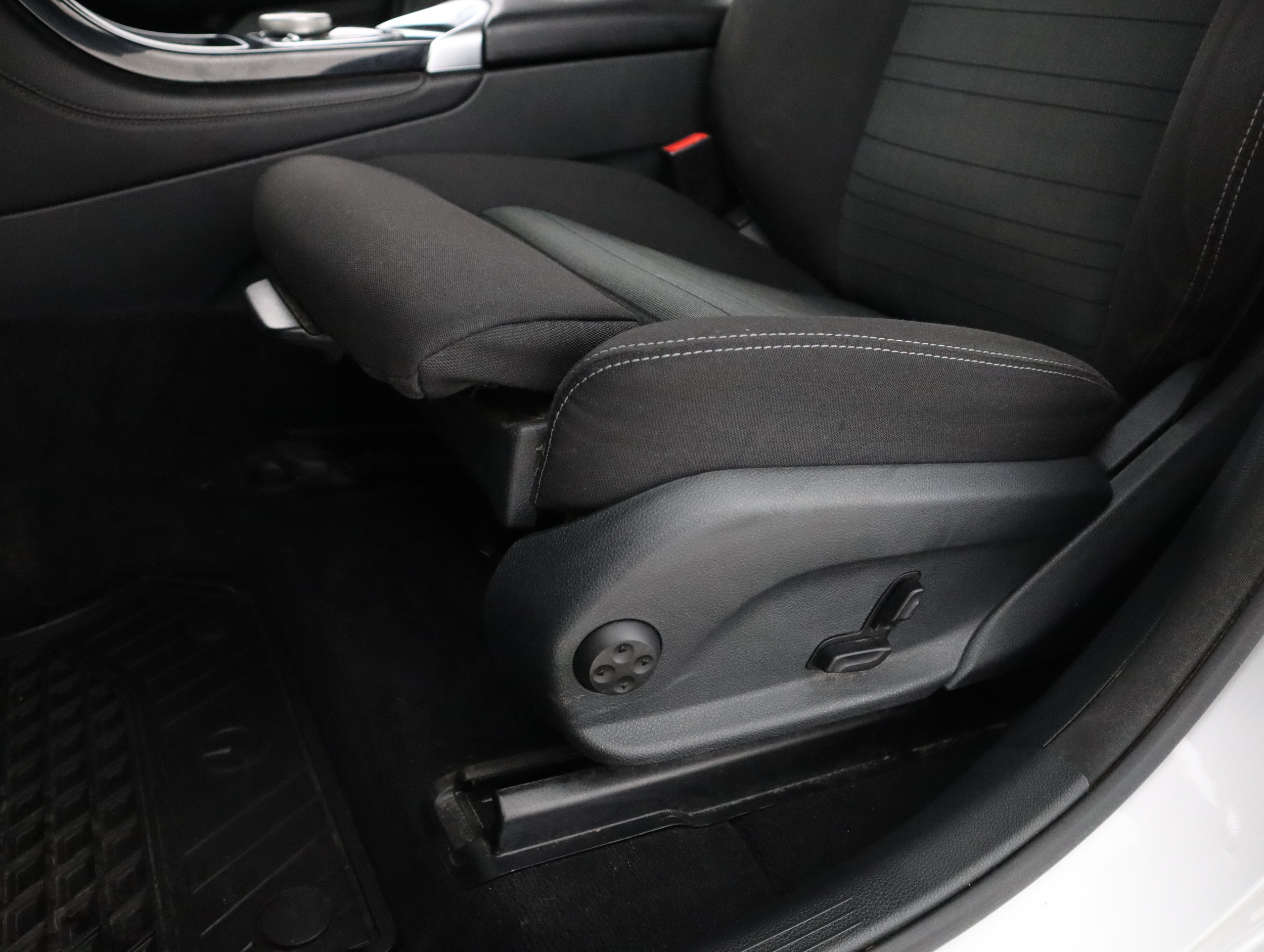 MERCEDES-BENZ GLC 2016