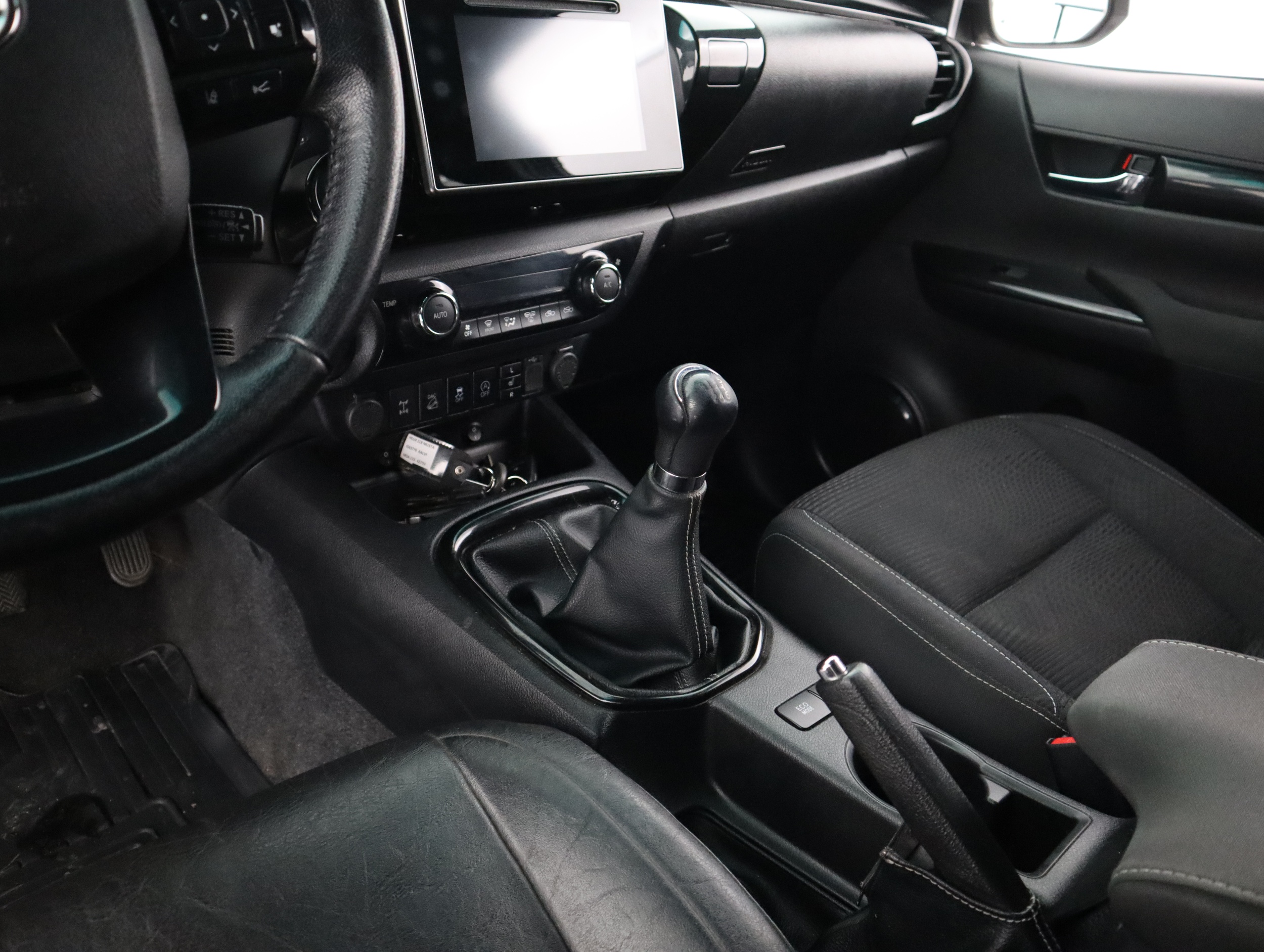 TOYOTA Hilux 2020